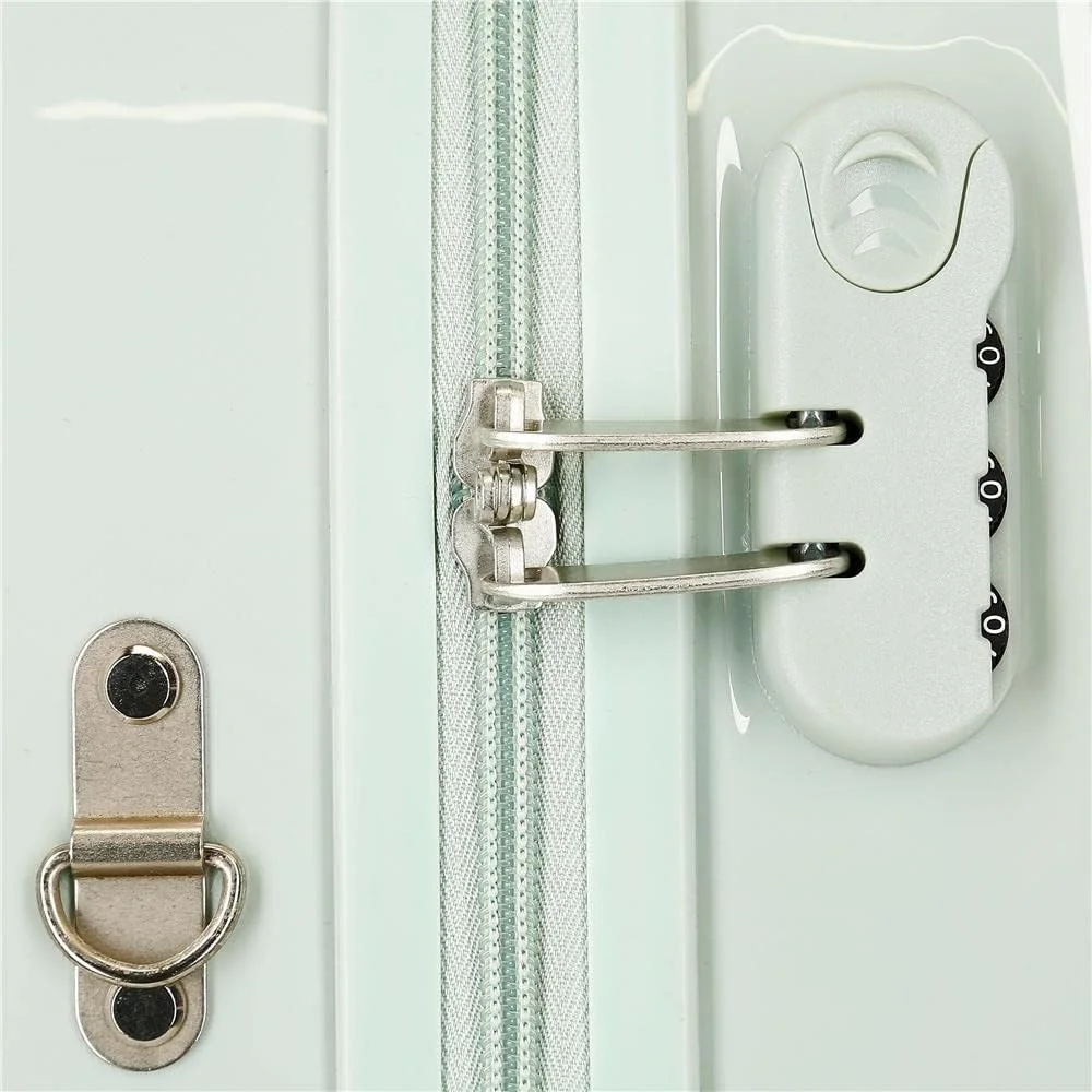 چمدان بچگانه دیزنی مدل Strong Spirit سبز رنگ، 50x39x20 سانتی متر، ABS سخت، قفل ترکیبی جانبی، 34 لیتر، 1.8 کیلوگرم، 4 چرخ، مناسب برای حمل دستی چمدان بچگانه دیزنی مدل Strong Spirit سبز رنگ، 50x39x20 سانتی متر، ABS سخت، قفل ترکیبی جانبی، 34 لیتر، 1.8 کیلوگرم، 4 چرخ، مناسب برای حمل دستی