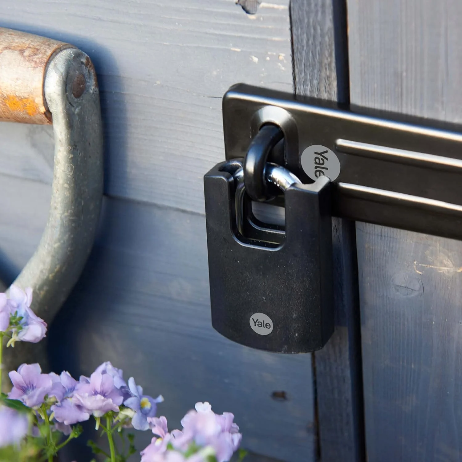 قفل آویز برنجی 50 میلی متری امنیتی بالا Yale - Y121B/50/132/1 - حلقه بور بسته - 3 کلید