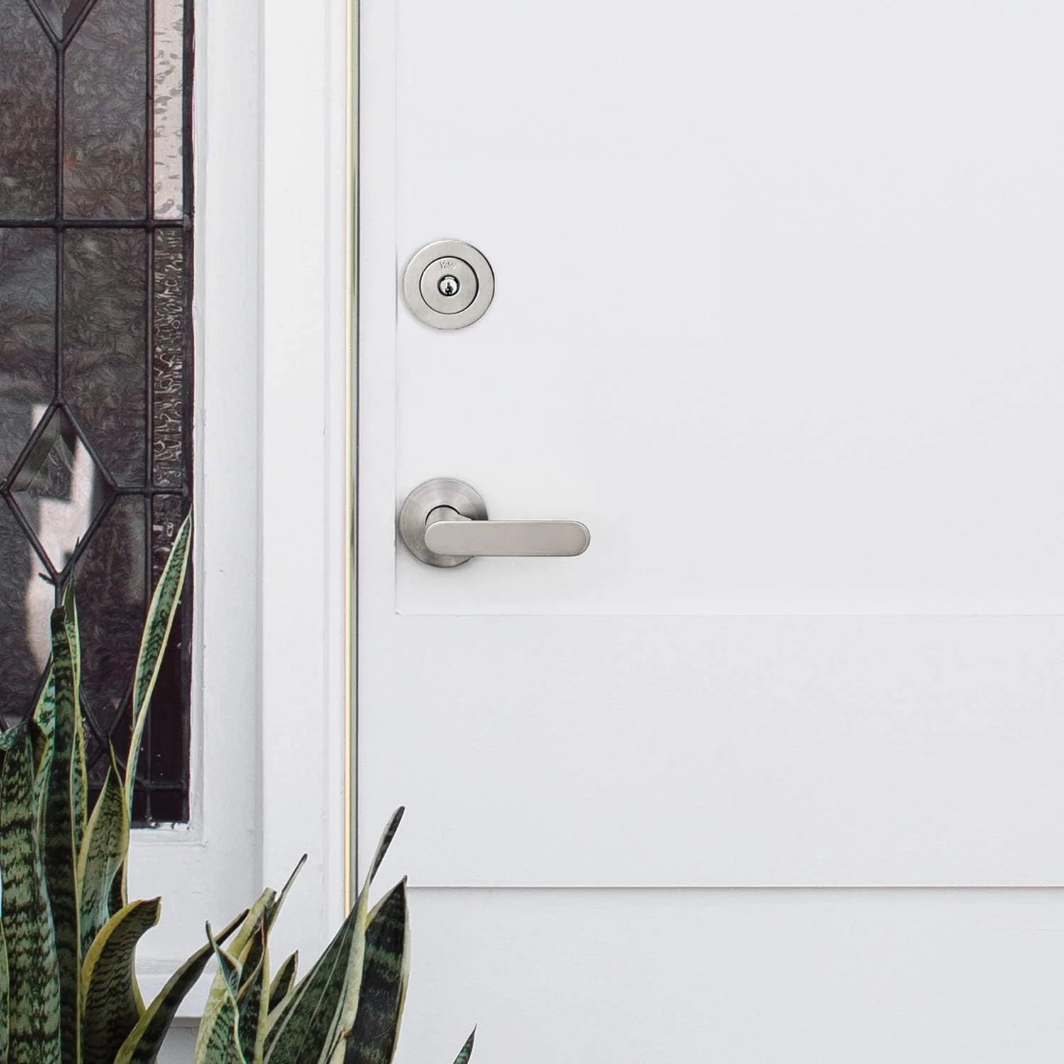 Yale Home Flat Round Deadbolt Satin Nickel