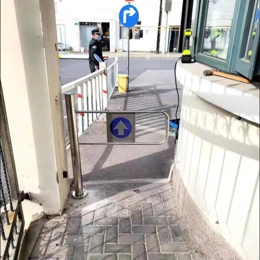 Automatic Safety Barrier Gate, One-Way Door for Supermarkets, Stores, Warehouses, Libraries, and Panoramic Bar Entrances - Enhance Security & Access Control Automatic Safety Barrier Gate, One-Way Door for Supermarkets, Stores, Warehouses, Libraries, and Panoramic Bar Entrances - Enhance Security & Access Control