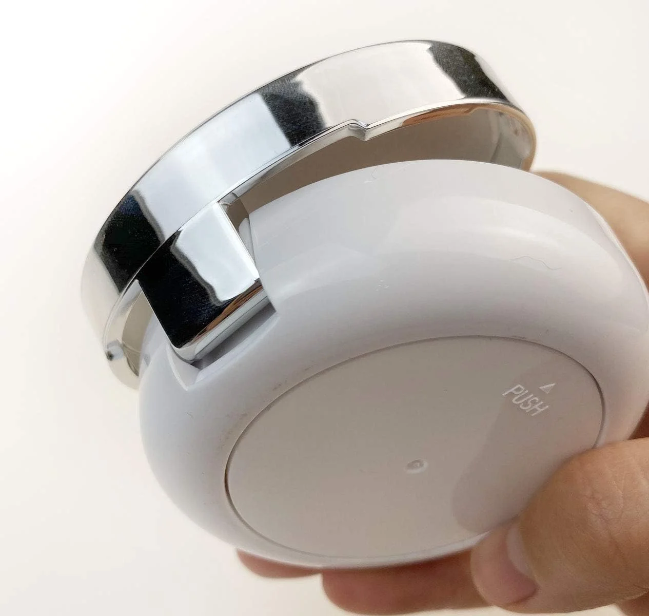 ظرف پودر آرایشی لوکس سفید با لبه نقره ای ASTRQLE، 15 گرم، 0.5 اونس، همراه با پد هوا، پد پودری اسفنجی و ظرف داخلی اضافی برای کرم BB و فونداسیون ظرف پودر آرایشی لوکس سفید با لبه نقره ای ASTRQLE، 15 گرم، 0.5 اونس، همراه با پد هوا، پد پودری اسفنجی و ظرف داخلی اضافی برای کرم BB و فونداسیون