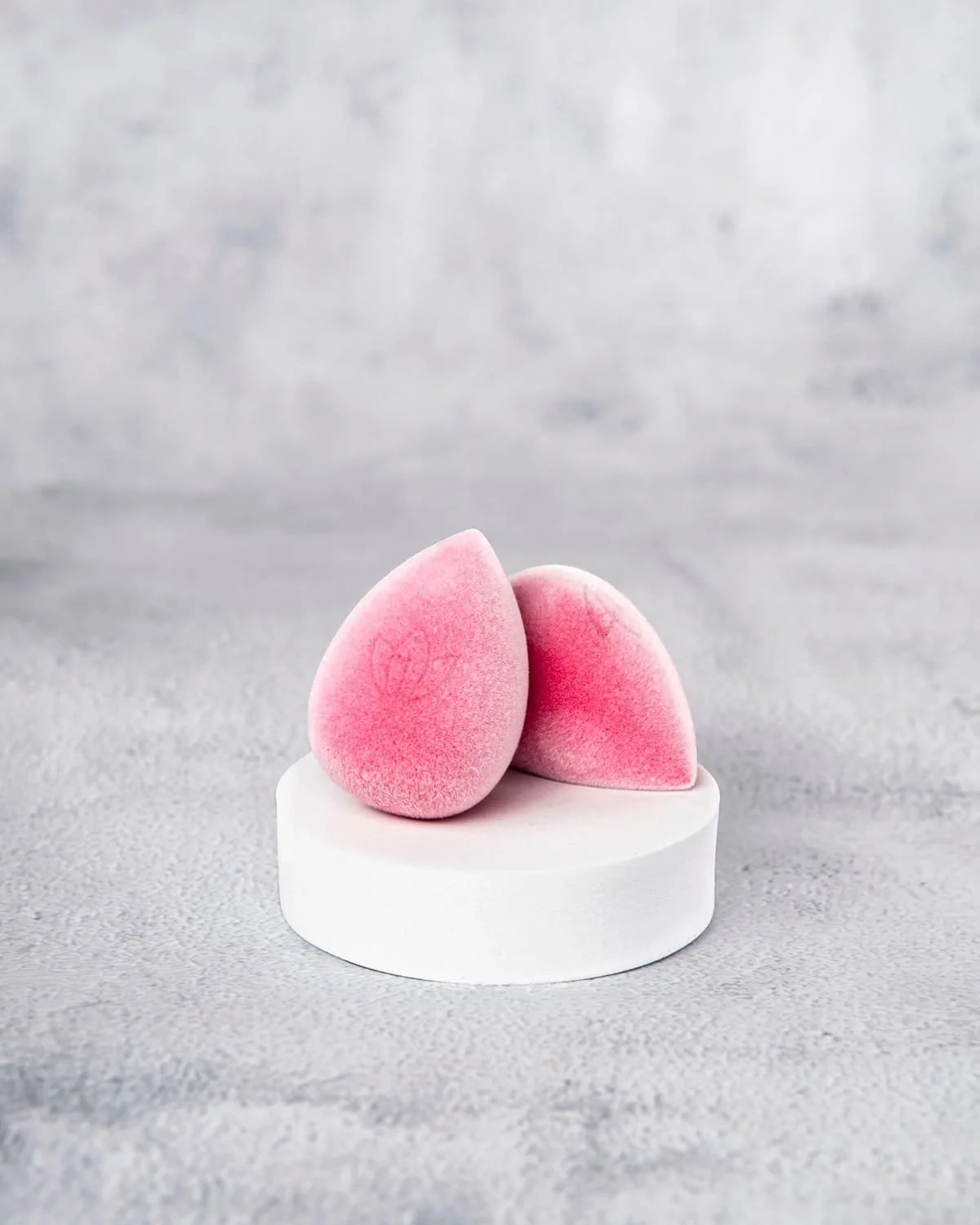 ست اسفنج آرایشی حرفه ای Ami Beauty - بدون لاتکس، ضد حساسیت و بدون بو، مناسب برای استفاده و ترکیب آرایش - همراه با جعبه اسفنج آرایشی (هلویی) ست اسفنج آرایشی حرفه ای Ami Beauty - بدون لاتکس، ضد حساسیت و بدون بو، مناسب برای استفاده و ترکیب آرایش - همراه با جعبه اسفنج آرایشی (هلویی)