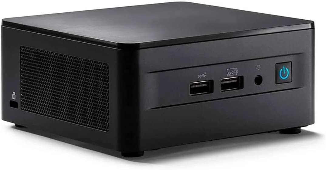 کیت مینی کامپیوتر Intel NUC 12 Pro مدل NUC12WSHi5، پردازنده نسل دوازدهم 12 هسته ای i5-1240P، رم 16 گیگابایتی DDR4، حافظه SSD 512 گیگابایتی PCIe، وای فای 6، تاندربولت 4، ویندوز 10 پرو، فلش درایو 64 گیگابایتی BROAG