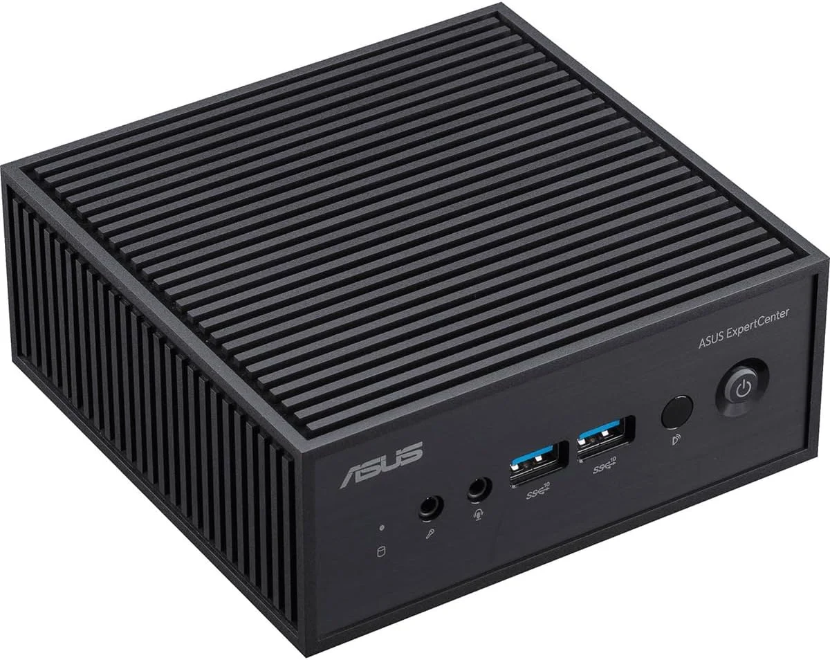 سیستم مینی پی سی بدون فن ایسوس ExpertCenter PN42 با پردازنده چهار هسته ای N100، رم 4 گیگابایتی، اس اس دی 128 گیگابایتی M.2، وای فای 6E، پشتیبانی از سه نمایشگر 4K، یک پورت LAN، dTPM، و ویندوز 11 پرو سیستم مینی پی سی بدون فن ایسوس ExpertCenter PN42 با پردازنده چهار هسته ای N100، رم 4 گیگابایتی، اس اس دی 128 گیگابایتی M.2، وای فای 6E، پشتیبانی از سه نمایشگر 4K، یک پورت LAN، dTPM، و ویندوز 11 پرو