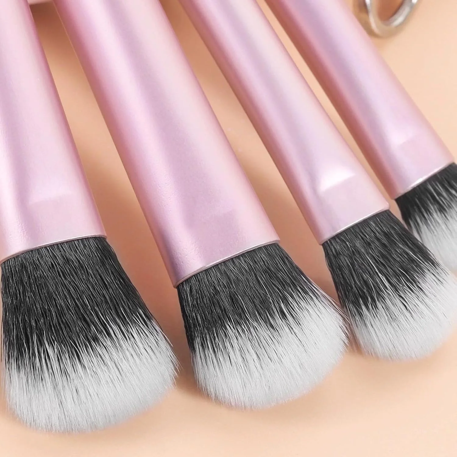 ست برس آرایشی مسافرتی - برس های آرایشی برای مسافرت، ابزارهای آرایشی دسته کوتاه نرم و ارگونومیک برای رژگونه، پودر و سایه چشم دخترانه و زنانه ست برس آرایشی مسافرتی - برس های آرایشی برای مسافرت، ابزارهای آرایشی دسته کوتاه نرم و ارگونومیک برای رژگونه، پودر و سایه چشم دخترانه و زنانه