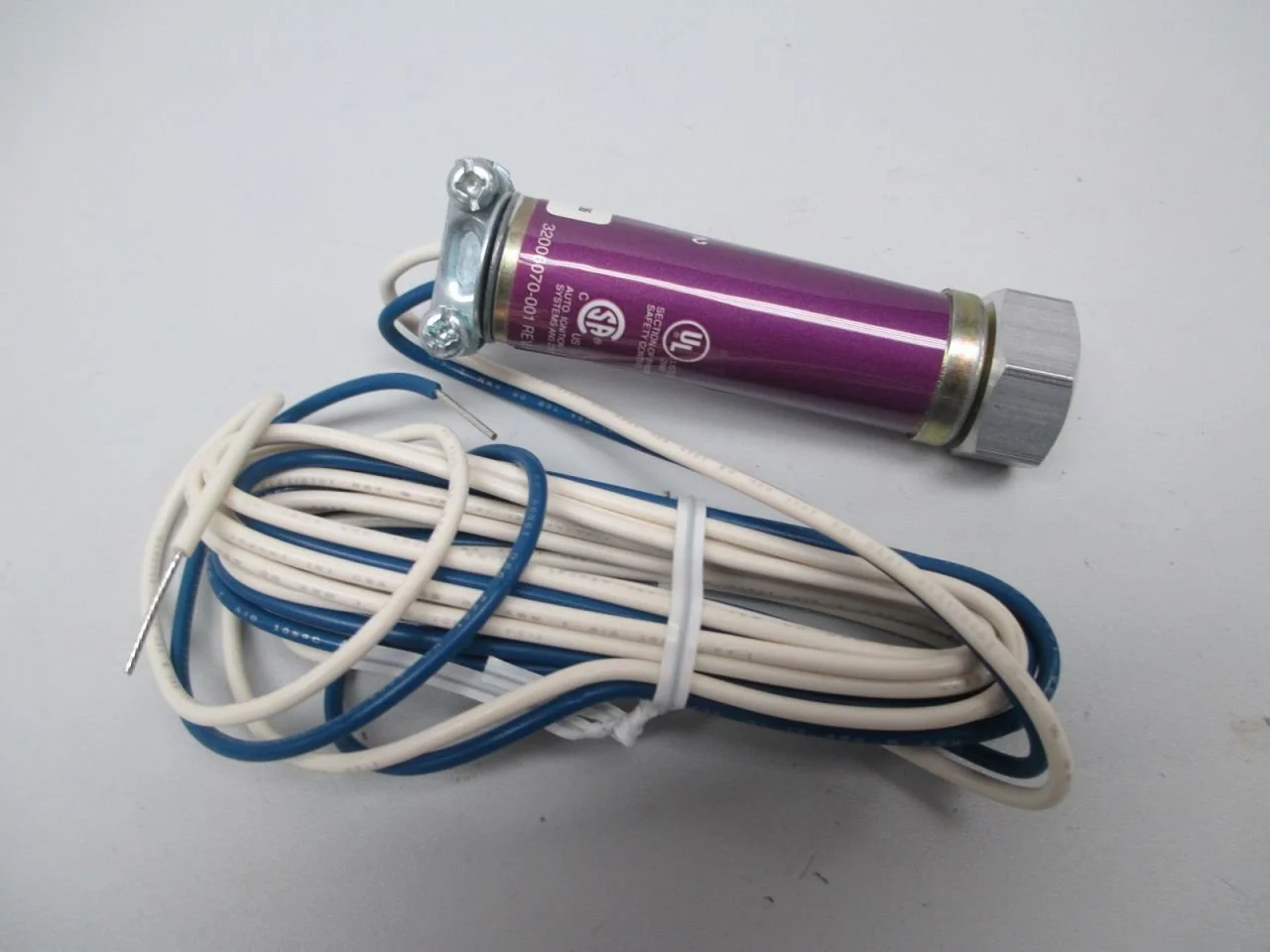 حسگر شعله فرابنفش هانیول مدل C7027A1023 حسگر شعله فرابنفش هانیول مدل C7027A1023