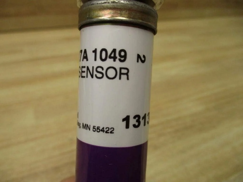 حسگر شعله هانیول مدل C7027A1049، فرابنفش، Minipeeper، کنترل 7800 C7027A حسگر شعله هانیول مدل C7027A1049، فرابنفش، Minipeeper، کنترل 7800 C7027A