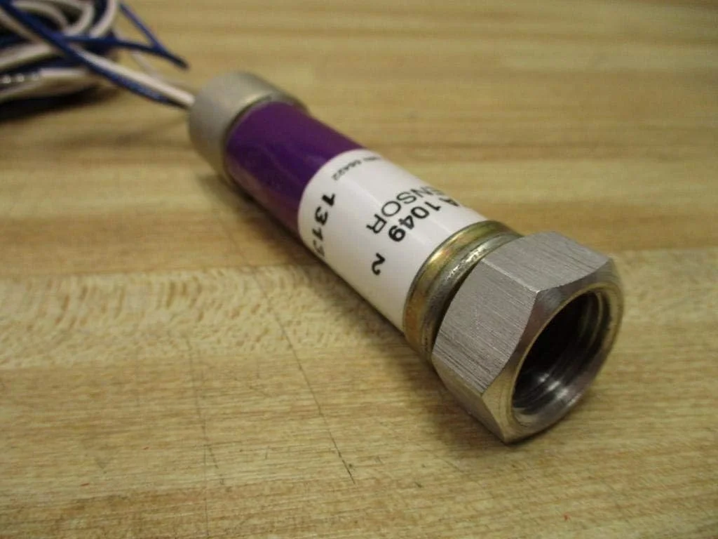 حسگر شعله هانیول مدل C7027A1049، فرابنفش، Minipeeper، کنترل 7800 C7027A حسگر شعله هانیول مدل C7027A1049، فرابنفش، Minipeeper، کنترل 7800 C7027A