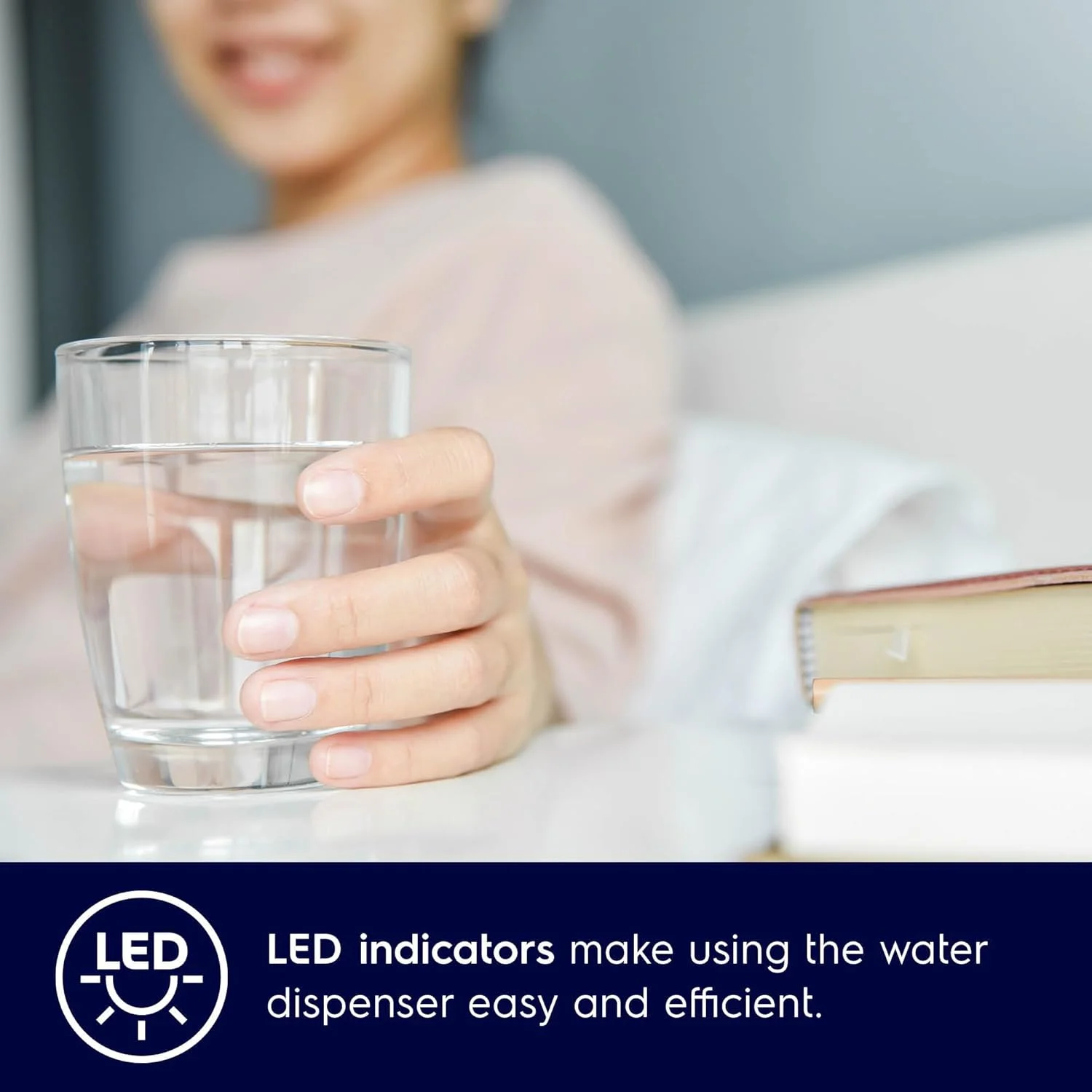 آبسردکن و آبگرمکن ایستاده الکترولوکس با بارگیری از پایین، 3 خروجی آب، آب گرم، سرد و دمای محیط، دارای قفل ایمنی کودک، نشانگر LED، مناسب برای خانه و محل کار، مدل EDBMFDXSG، نقره ای