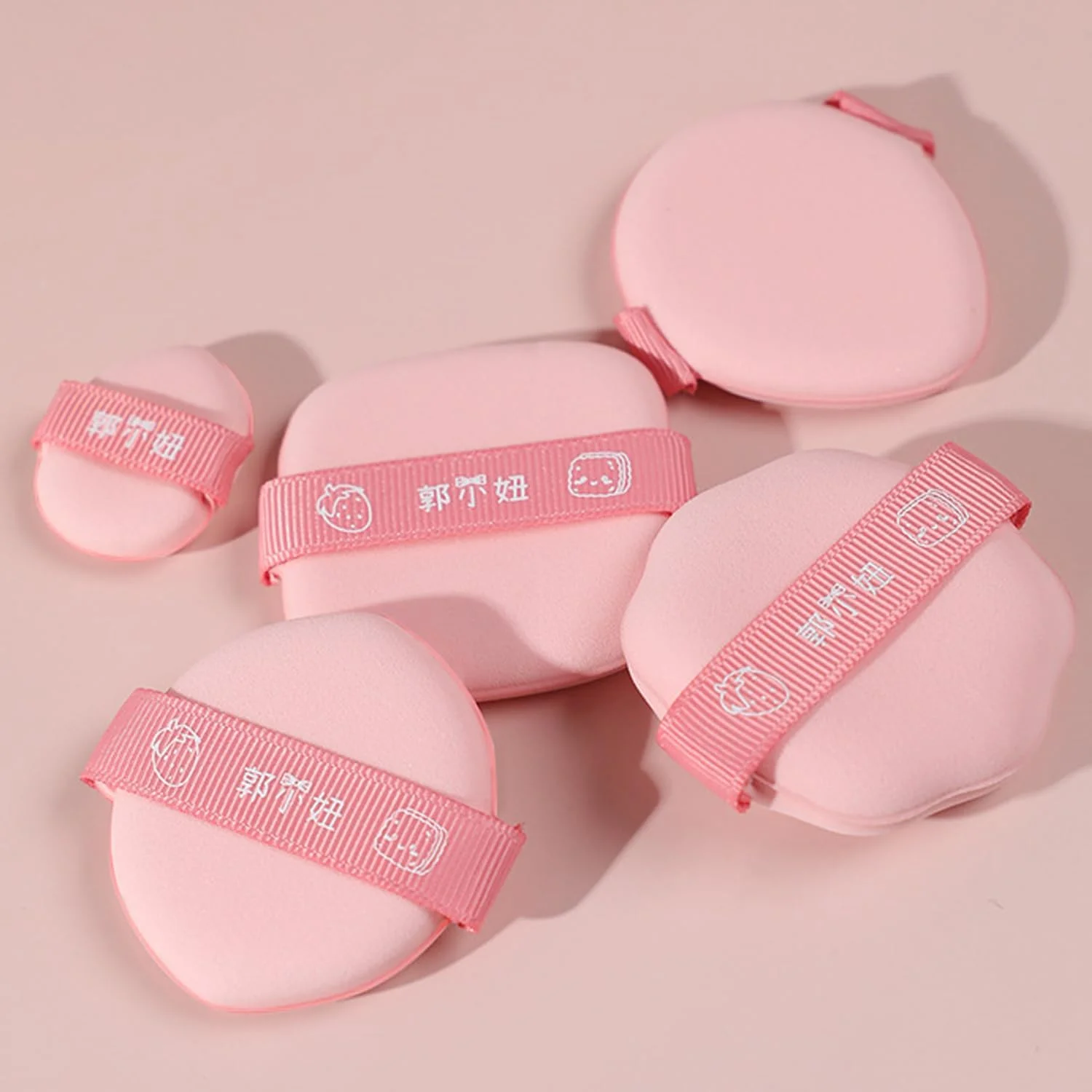 مجموعه پدهای آرایشی 5 عددی Jsofd، شامل پدهای نرم گرد و مثلثی، اسفنج های آرایشی با پد انگشتی کوچک، پد کوسن برای کرم پودر، پرایمر، رژگونه و کانسیلر (شامل 5 سایز)