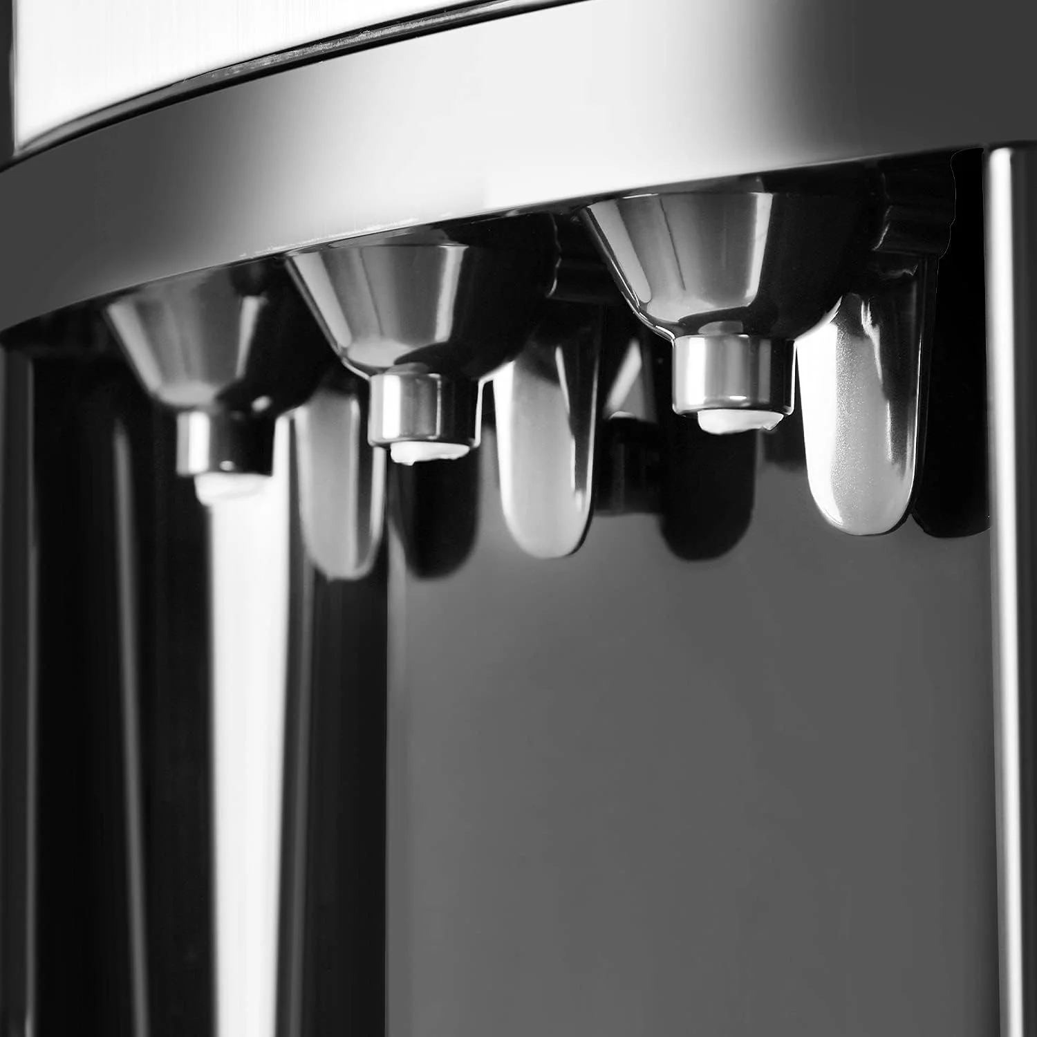 آبسردکن و آبگرمکن سوپر جنرال مدل SGL-2271، دارای کابین، آب گرم فوری، سه شیر، مشکی/نقره ای، 36.2 x 31 x 98 سانتی متر آبسردکن و آبگرمکن سوپر جنرال مدل SGL-2271، دارای کابین، آب گرم فوری، سه شیر، مشکی/نقره ای، 36.2 x 31 x 98 سانتی متر