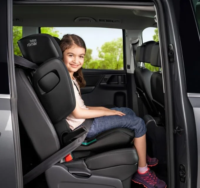 بریتکس رومر Kidfix M I-Size - مناسب برای 3.5 تا 12 سال - رو به جلو - ساخت آلمان - آبی تیره بریتکس رومر Kidfix M I-Size - مناسب برای 3.5 تا 12 سال - رو به جلو - ساخت آلمان - آبی تیره