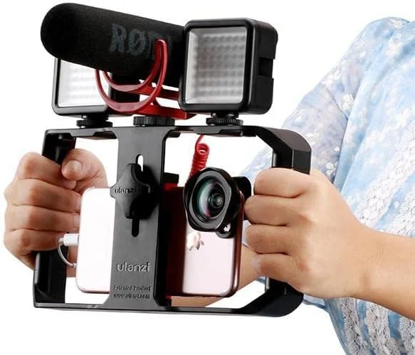 پایه نگهدارنده فیلمبرداری موبایل ULANZI U-Rig Pro - گریپ تثبیت کننده با اتصال سه پایه برای فیلمسازان موبایلی - یونیورسال برای آیفون و سامسونگ، مشکی پایه نگهدارنده فیلمبرداری موبایل ULANZI U-Rig Pro - گریپ تثبیت کننده با اتصال سه پایه برای فیلمسازان موبایلی - یونیورسال برای آیفون و سامسونگ، مشکی