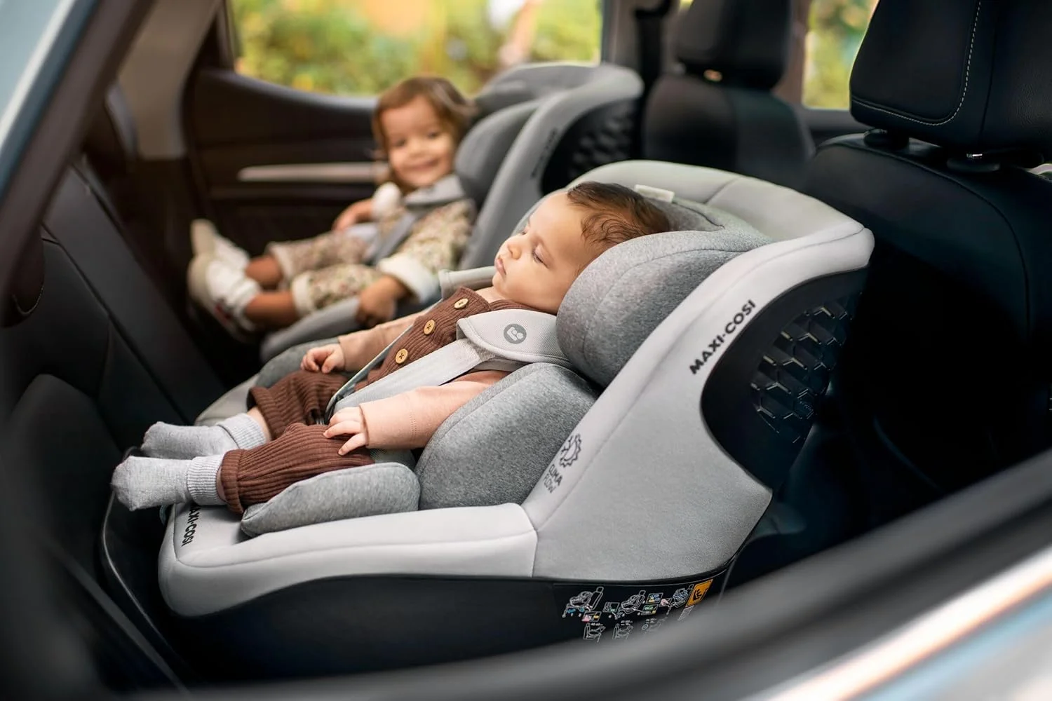 صندلی خودرو چرخشی Maxi-Cosi Mica Pro Eco i-Size، از 0 تا 4 سال، مشکی اصیل صندلی خودرو چرخشی Maxi-Cosi Mica Pro Eco i-Size، از 0 تا 4 سال، مشکی اصیل