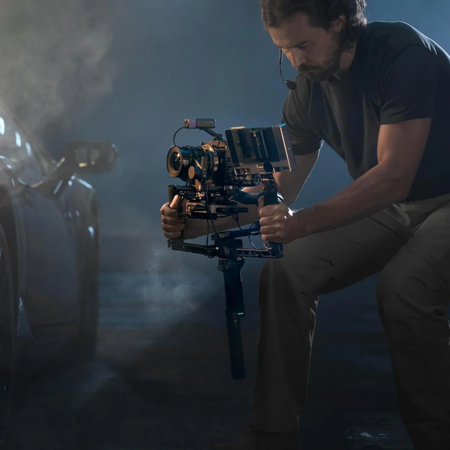 DJI RS 4 Pro Combo، لرزشگیر گیمبال 3 محوره برای دوربین های DSLR و سینمایی Canon/Sony/Panasonic/Nikon/Fujifilm، تصویربرداری عمودی بومی، ظرفیت بار 4.5 کیلوگرم/10 پوند، نسخه امارات DJI RS 4 Pro Combo، لرزشگیر گیمبال 3 محوره برای دوربین های DSLR و سینمایی Canon/Sony/Panasonic/Nikon/Fujifilm، تصویربرداری عمودی بومی، ظرفیت بار 4.5 کیلوگرم/10 پوند، نسخه امارات