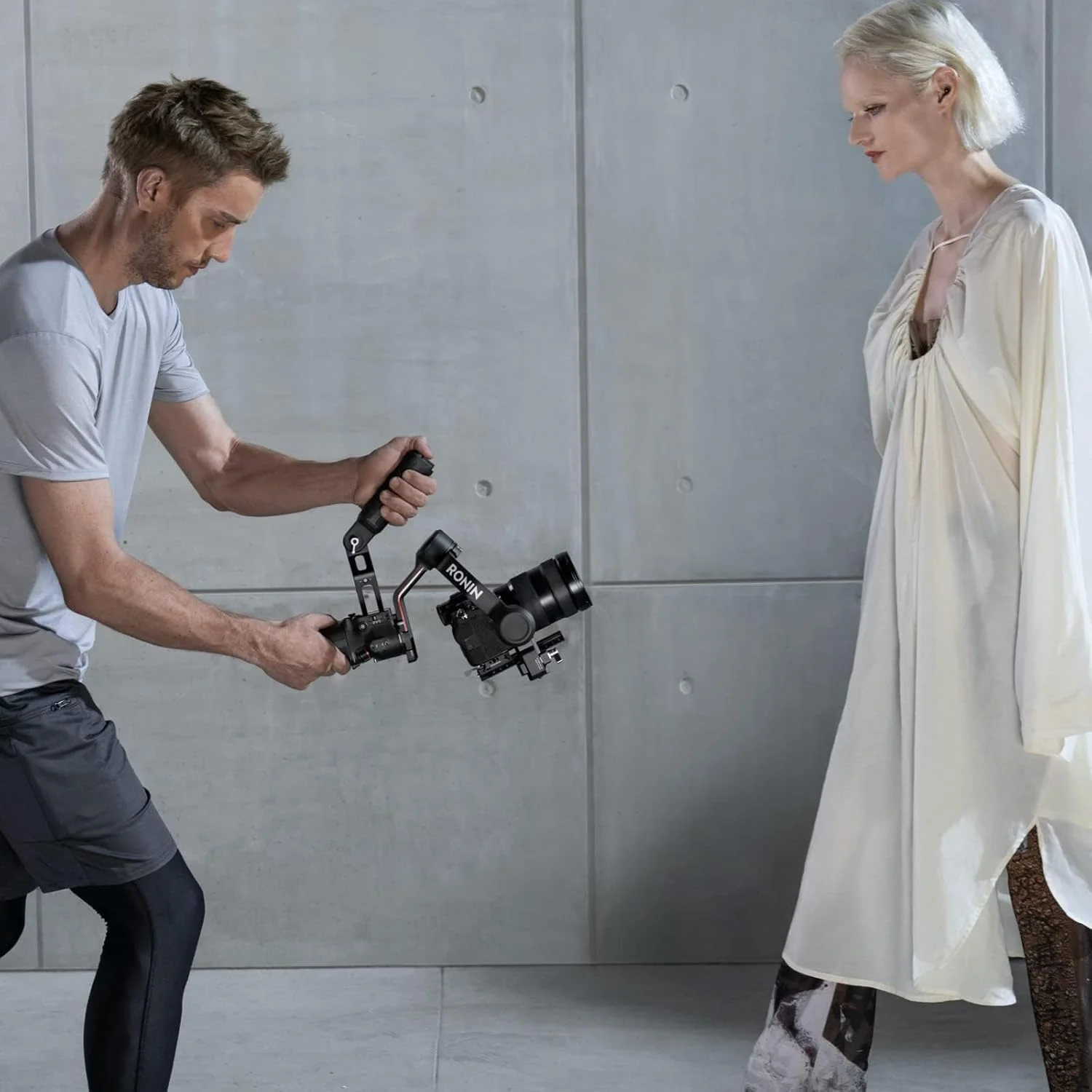 DJI RS 3 Combo - 3-Axis Gimbal Stabilizer for DSLR and Mirrorless Camera, Automated Axis Locks, 1.8" OLED Touchscreen, RS Stabilization Algorithm, black, UAE Version with Official Warranty Support DJI RS 3 Combo - 3-Axis Gimbal Stabilizer for DSLR and Mirrorless Camera, Automated Axis Locks, 1.8" OLED Touchscreen, RS Stabilization Algorithm, black, UAE Version with Official Warranty Support
