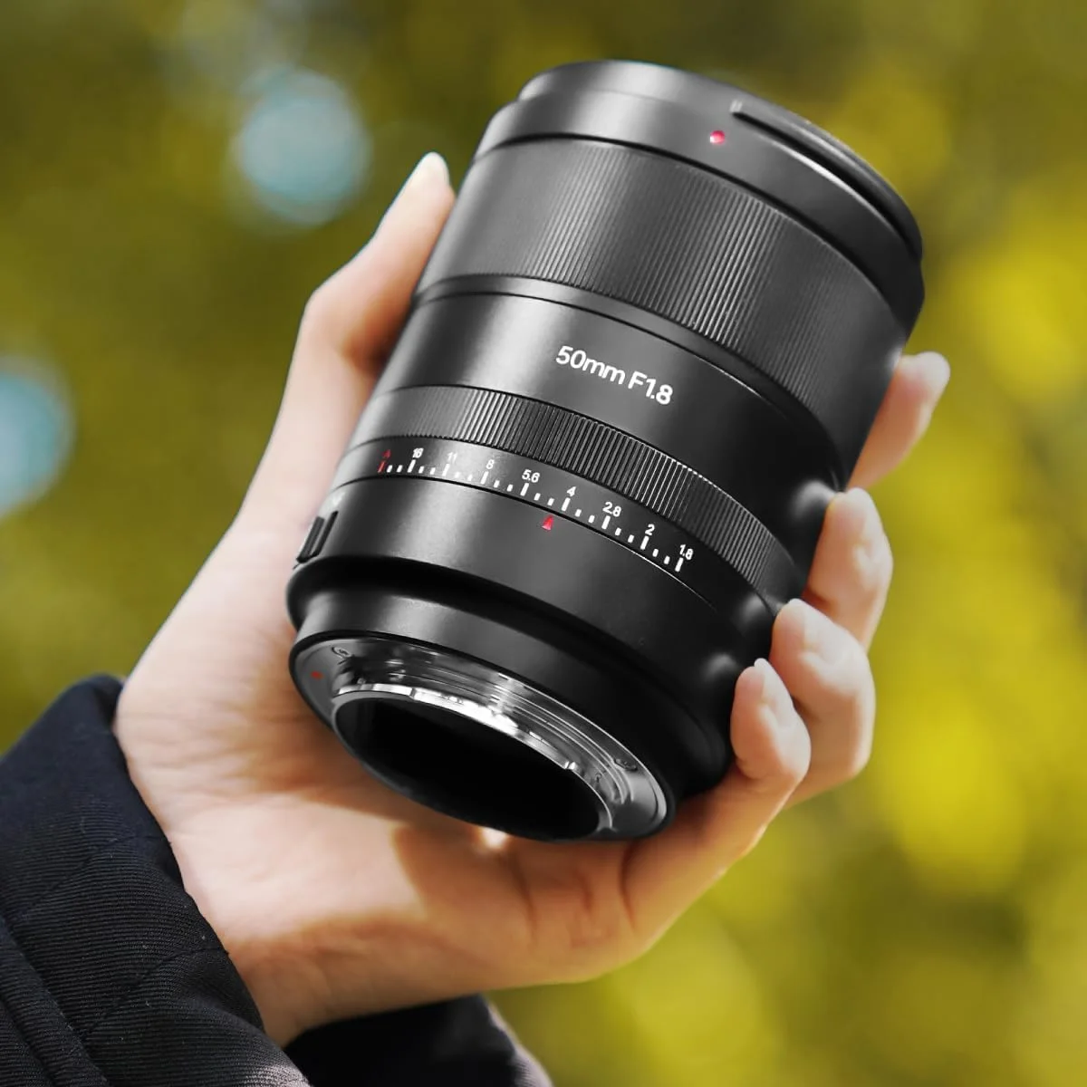 لنز دوربین فول فریم 7Artisans 50mm F1.8 AF STM مانت سونی FE، اولین لنز AF از 7Artisans، حلقه دیافراگم قابل تنظیم خطی، دیافراگم باز، پشتیبانی از EXIF، تشخیص چهره/چشم، ارتقاء سیستم عامل