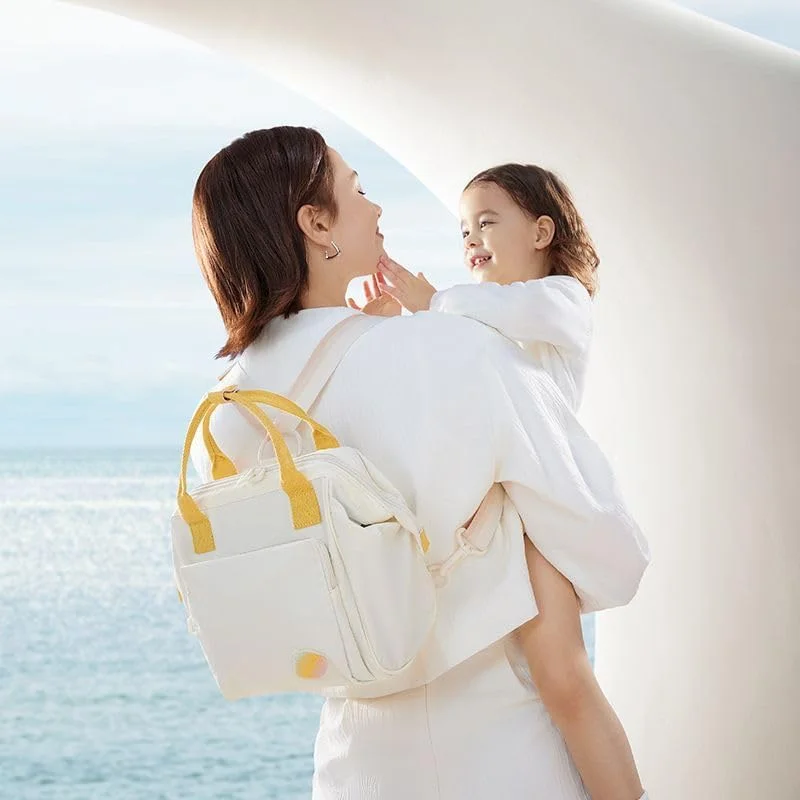 کیف کوچک لوازم کودک Babycare - طراحی ساده - دارای بندهای کناری - حجم راحت - سبز روشن کیف کوچک لوازم کودک Babycare - طراحی ساده - دارای بندهای کناری - حجم راحت - سبز روشن