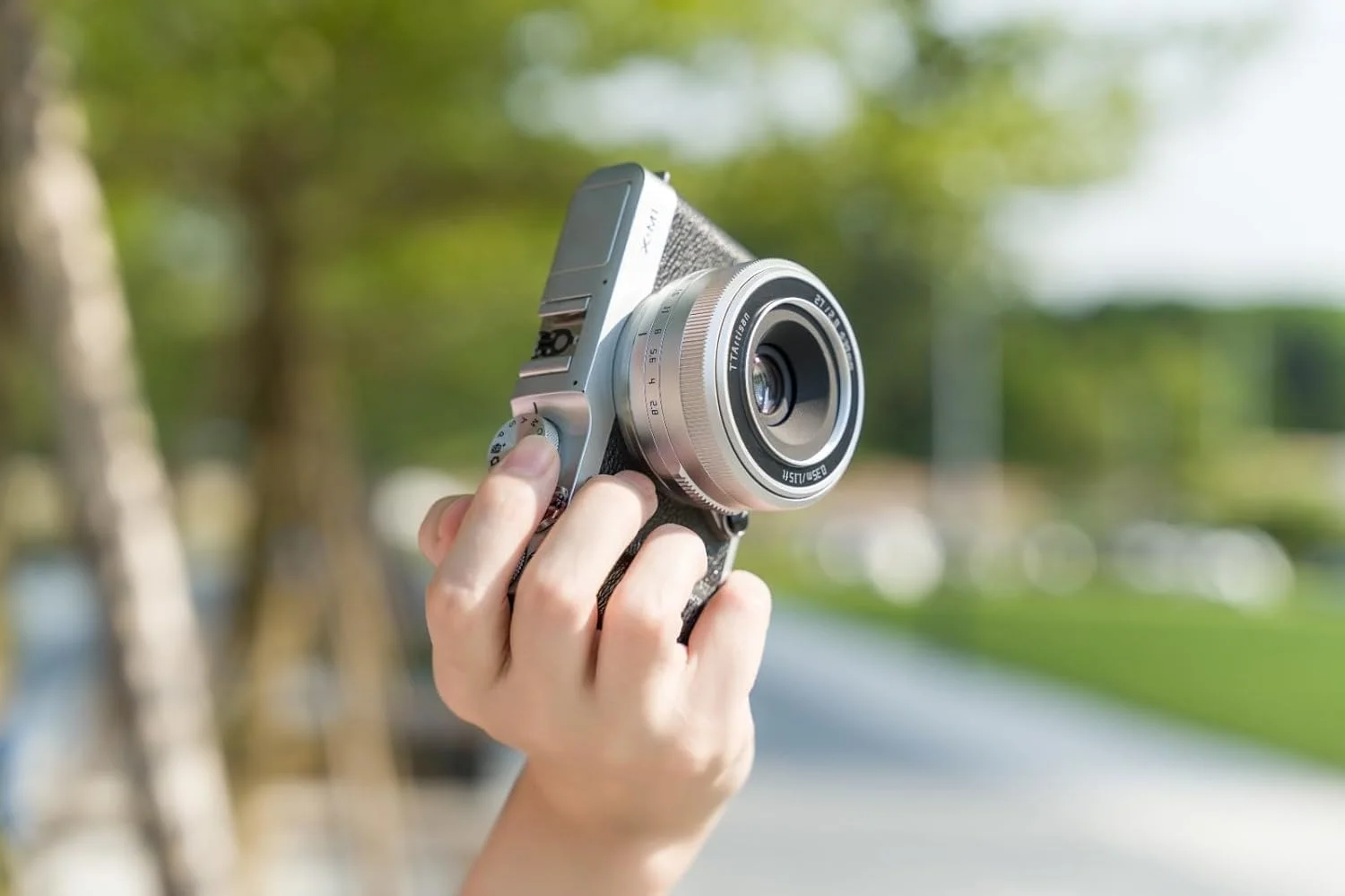 لنز فوق فشرده پنکیکی TTARTISAN AF 27mm F2.8 APS-C برای دوربین های فوجی X مانت مناسب برای Fujifilm XS10 X-E4 X-T10 X-T20 X-T3 X-T4 X-T100 X-T200 X-T30 X-Pro1 X-Pro2 X-Pro3 X-E1-E1-2 نقره ای