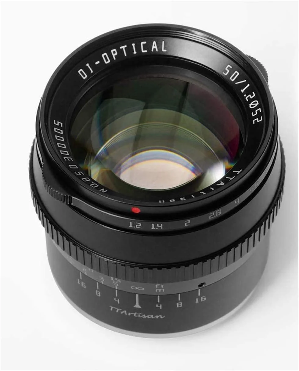لنز دوربین TTArtisan 50mm F1.2 APS-C با دیافراگم بزرگ و فوکوس دستی سازگار با دوربین های فوجی X Mount