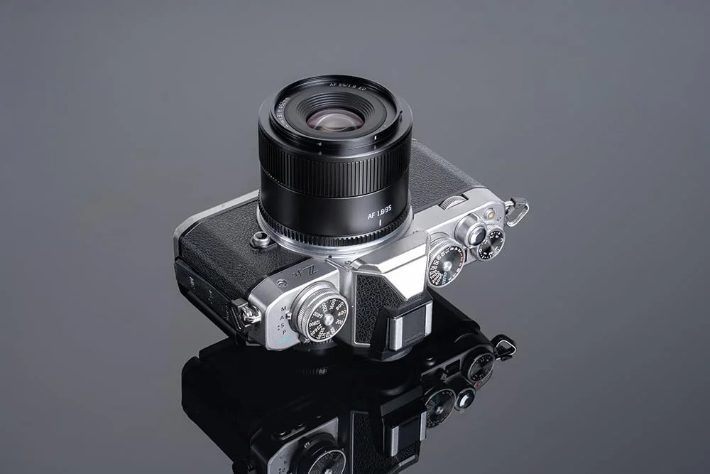 لنز TTArtisan 35mm F1.8 II با بدنه فلزی و فوکوس خودکار سازگار با مانت های FujiFilm Nikon Z - مشکی