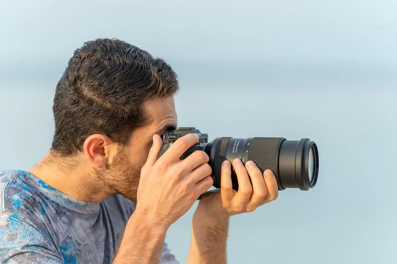 لنز تامرون 70-180mm F/2.8 Di III VC VXD G2 برای دوربینهای بدون آینه فول فریم سونی E-Mount نسخه امارات لنز تامرون 70-180mm F/2.8 Di III VC VXD G2 برای دوربینهای بدون آینه فول فریم سونی E-Mount نسخه امارات
