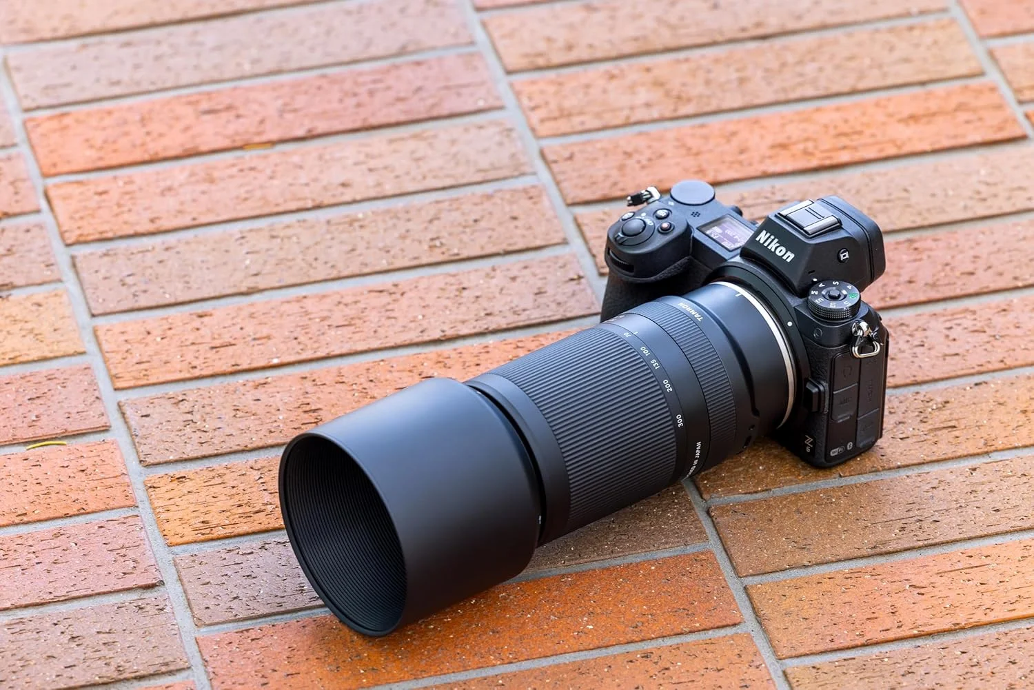TAMRON - 70-300mm - F/4.5-6.3 Di III RXD - Nikon Z - لنز زوم تله فوتو - برای عکاسی از مناظر، ورزش و سایر فعالیت ها، حیوانات خانگی، حیات وحش و موارد دیگر - ساختار مقاوم در برابر رطوبت - A047Z TAMRON - 70-300mm - F/4.5-6.3 Di III RXD - Nikon Z - لنز زوم تله فوتو - برای عکاسی از مناظر، ورزش و سایر فعالیت ها، حیوانات خانگی، حیات وحش و موارد دیگر - ساختار مقاوم در برابر رطوبت - A047Z