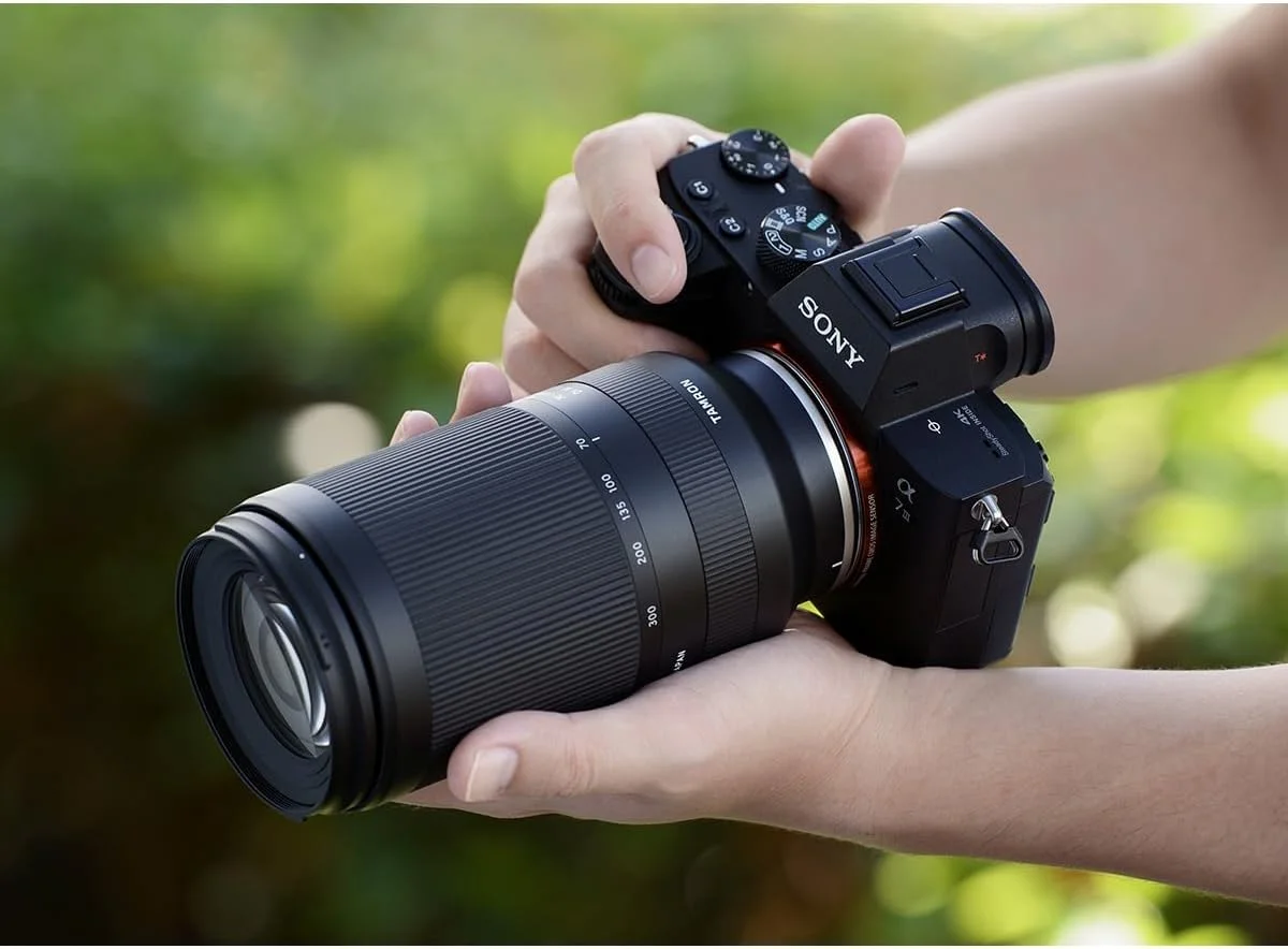 لنز تامرون 70-300mm F/4.5-6.3 Di III RXD مدل A047SF مشکی مخصوص Sony FE (نسخه امارات)