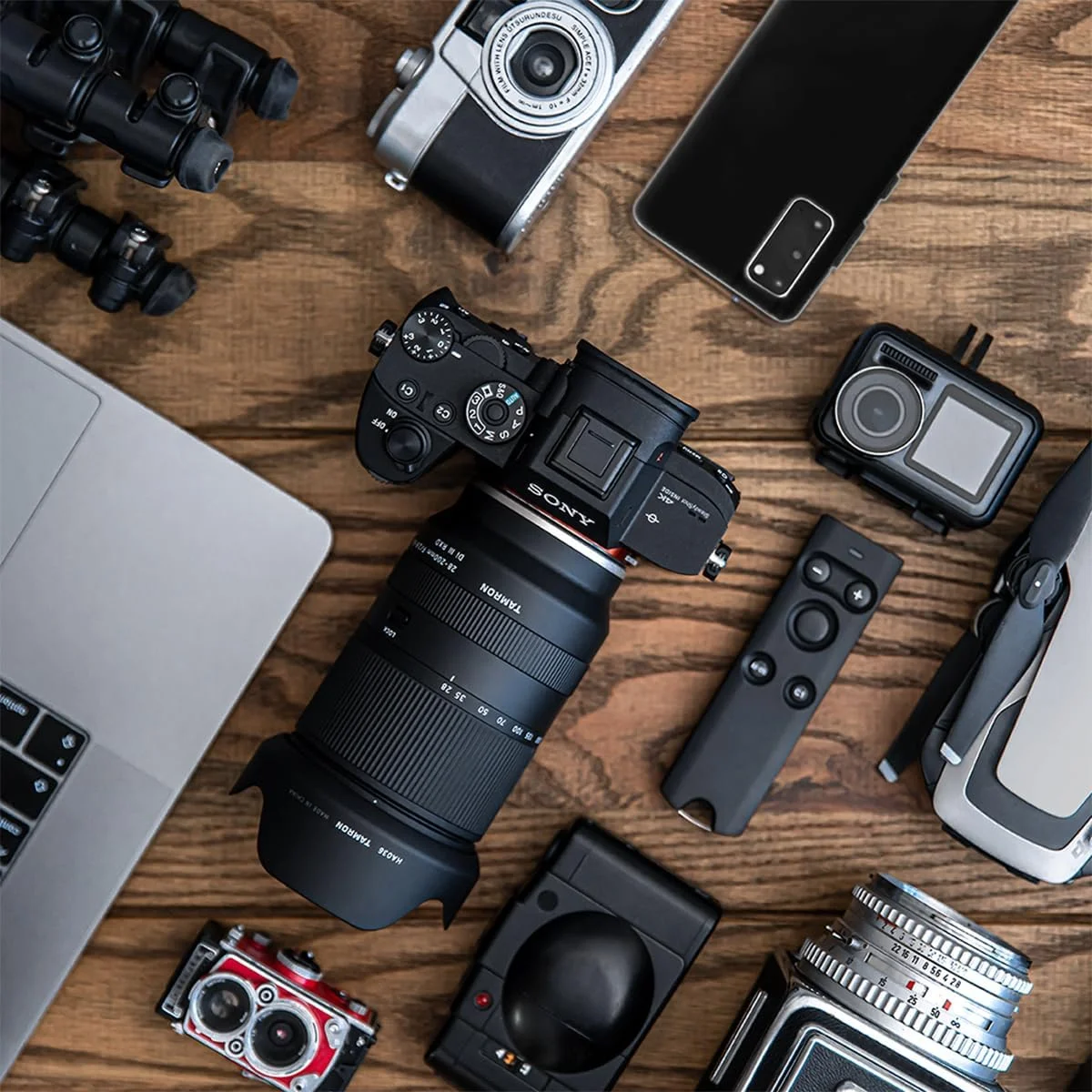 لنز تامرون 28-200mm F/2.8-5.6 DI III Rxd برای Sony E نسخه امارات لنز تامرون 28-200mm F/2.8-5.6 DI III Rxd برای Sony E نسخه امارات