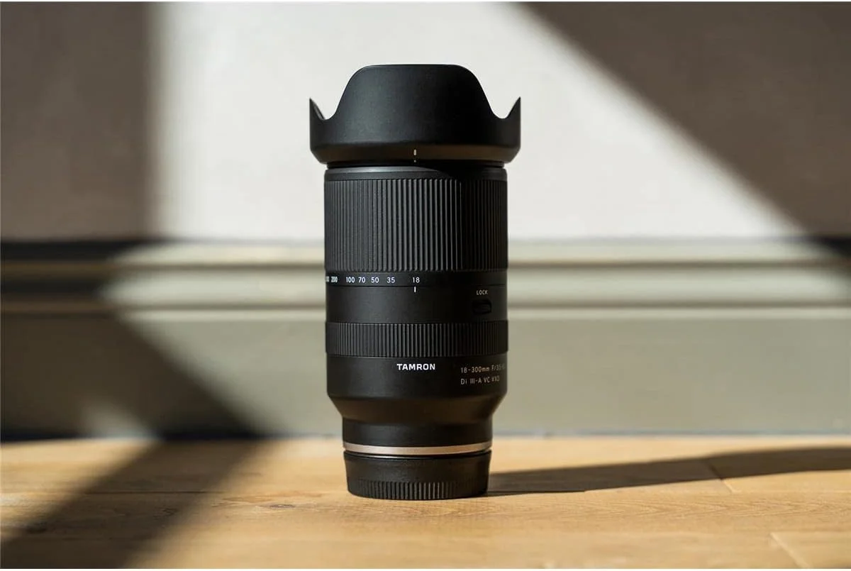 لنز تامرون 18-300mm F/3.5-6.3 DI III-A VC VXD برای دوربین های بدون آینه سونی E APS-C نسخه امارات لنز تامرون 18-300mm F/3.5-6.3 DI III-A VC VXD برای دوربین های بدون آینه سونی E APS-C نسخه امارات