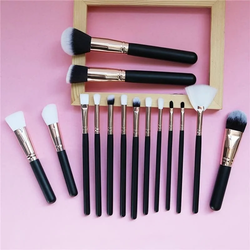 ست برس آرایشی 15 عددی SKipdr، شامل برس های کرم پودر، رژگونه، سایه چشم، لب و ابزار آرایشی چوبی