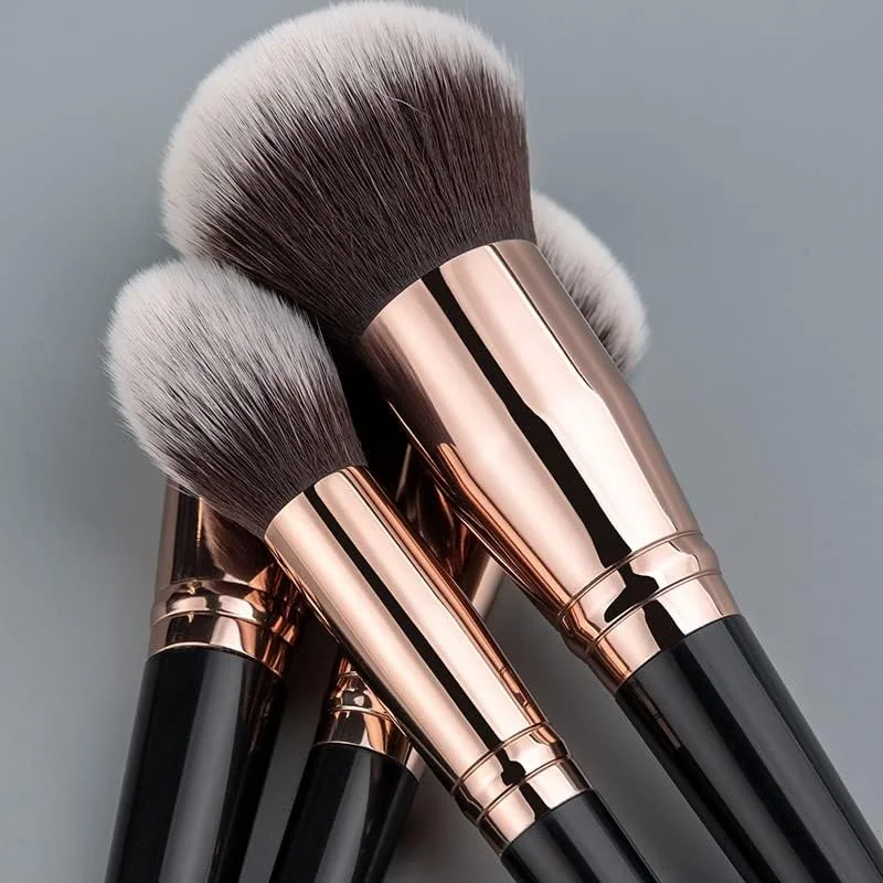 ست برس آرایشی گردویی، شامل برس های هایلایت، کرم پودر، کانتور، رژگونه، با موهای نرم، ابزار آرایشی