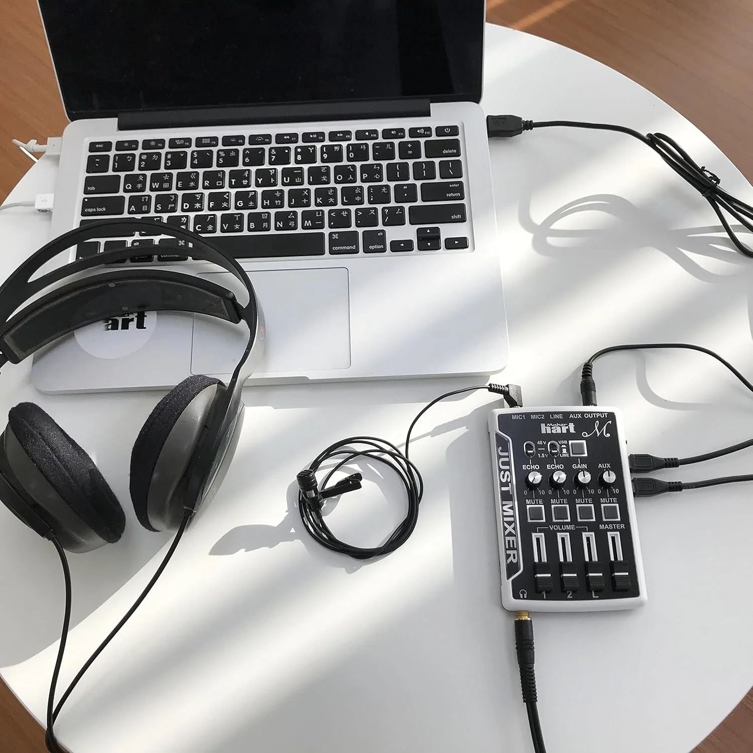 میکسر کوچک میکروفون Maker Hart Just Mixer M با پری امپ برای فانتوم پاور، ورودی و خروجی صدای USB (پکیج پایه، مشکی) میکسر کوچک میکروفون Maker Hart Just Mixer M با پری امپ برای فانتوم پاور، ورودی و خروجی صدای USB (پکیج پایه، مشکی)