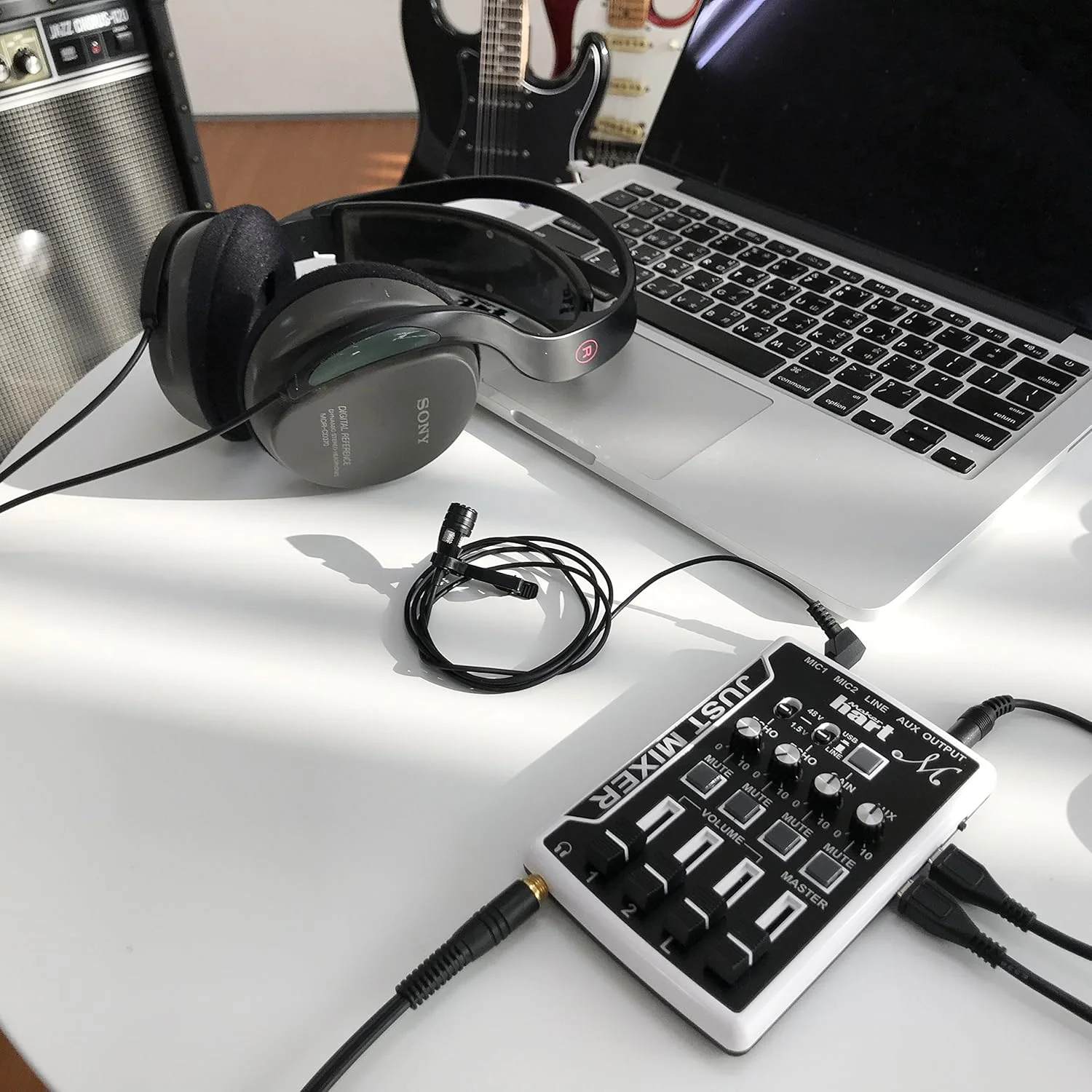 میکسر کوچک میکروفون Maker Hart Just Mixer M با پری امپ برای فانتوم پاور، ورودی و خروجی صدای USB (پکیج پایه، مشکی) میکسر کوچک میکروفون Maker Hart Just Mixer M با پری امپ برای فانتوم پاور، ورودی و خروجی صدای USB (پکیج پایه، مشکی)