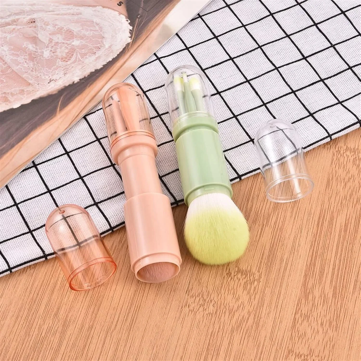 ست برس آرایشی قابل حمل تلسکوپی 4 در 1، شامل برس رژگونه، سایه چشم، پودر فیکس و رژ لب، مناسب برای آرایش صورت ست برس آرایشی قابل حمل تلسکوپی 4 در 1، شامل برس رژگونه، سایه چشم، پودر فیکس و رژ لب، مناسب برای آرایش صورت