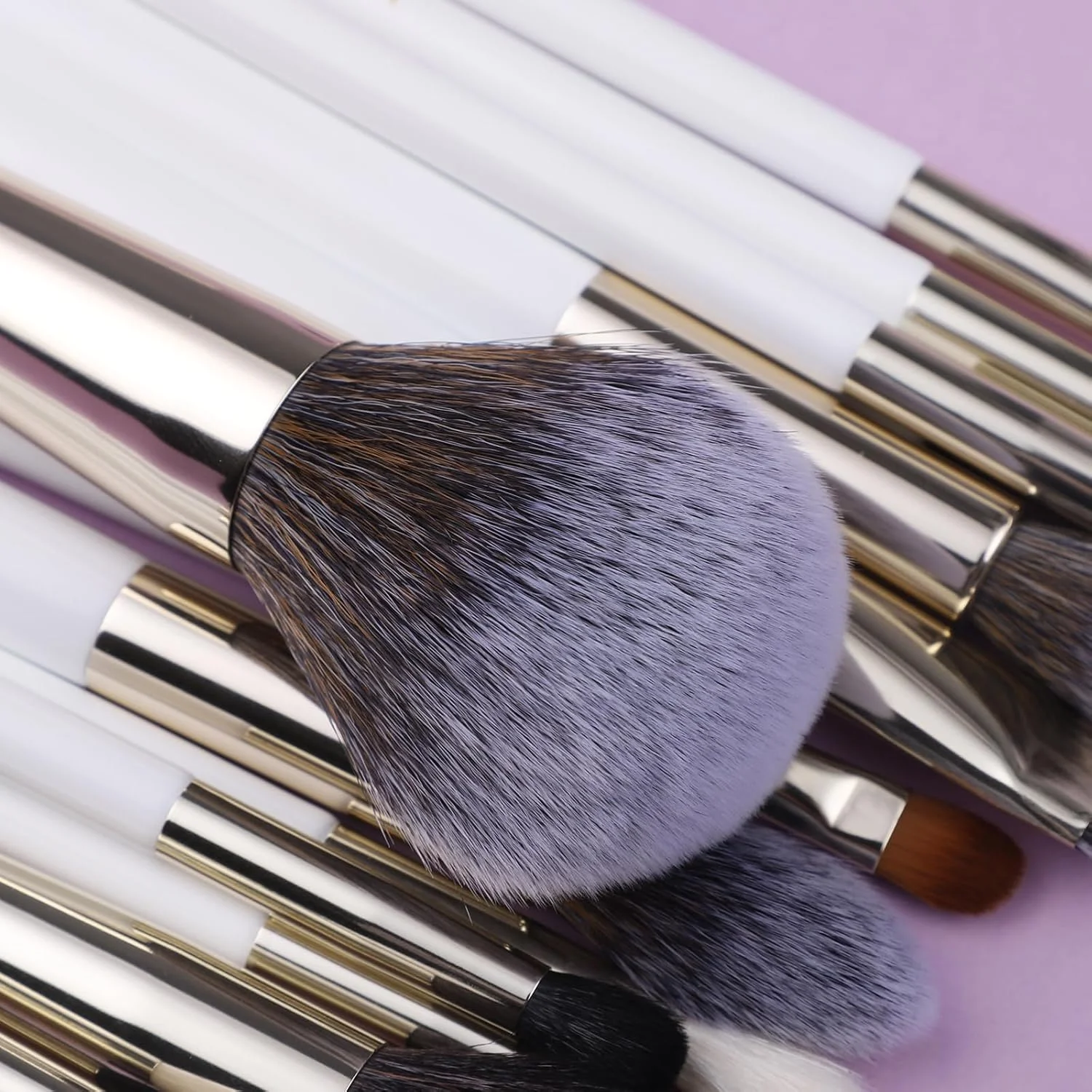 ست ۲۴ عددی براش آرایشی براق MAK با کیف چرمی، چند منظوره با موهای طبیعی و مصنوعی (۲۴ عدد + کیف چرمی بزرگ)