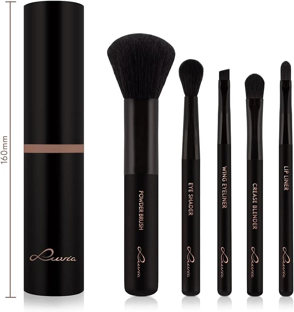 ست براش مسافرتی آرایشی Luvia Cosmetics مدل Espresso، شامل 5 براش به همراه کیف نگهداری براش آرایشی، مشکی، وگان (مشکی/اسپرسو)