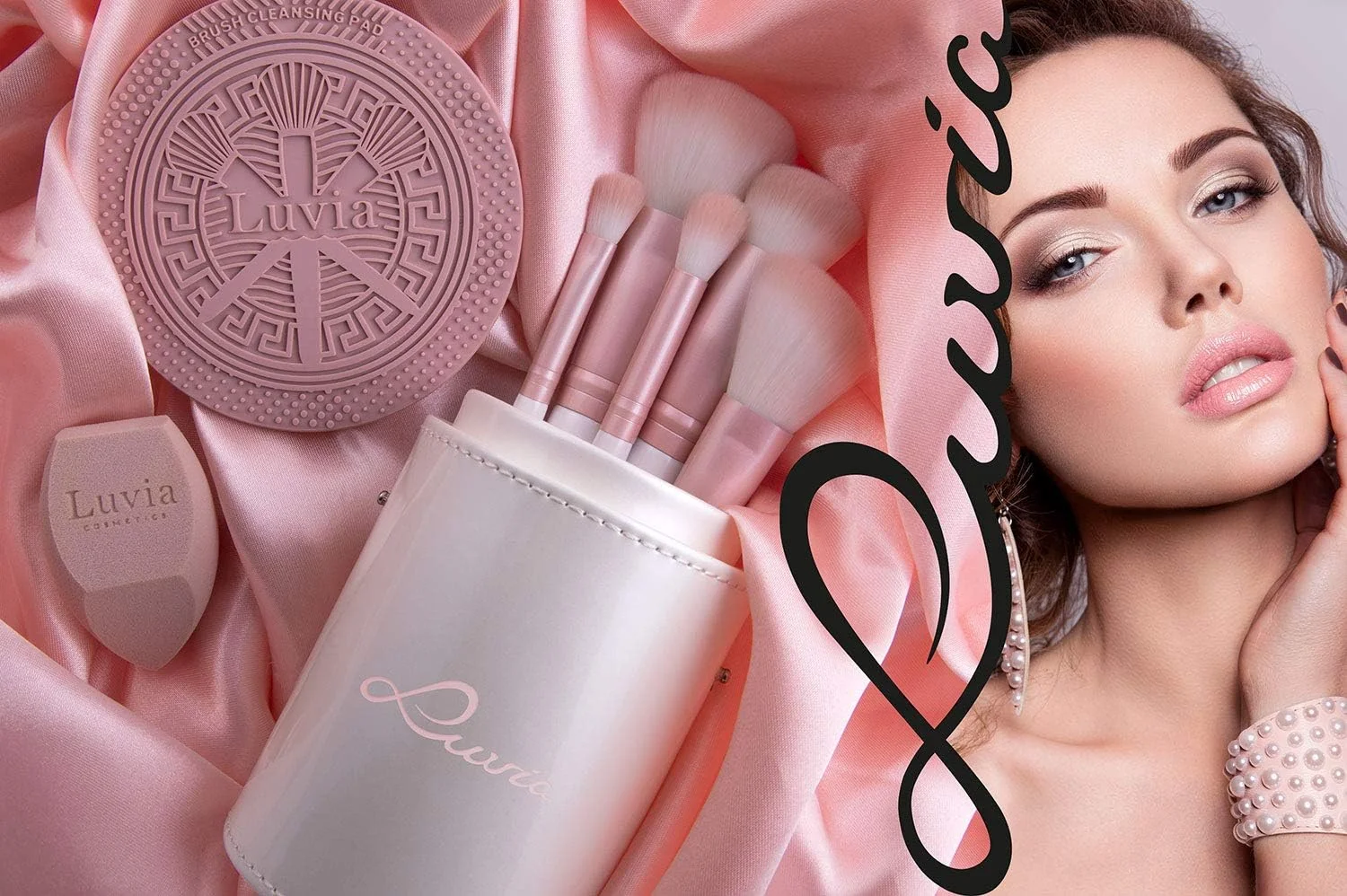 ست براش آرایشی گیاهی لuvia Cosmetics Prime Candy Pro، شامل 7 براش آرایشی به همراه محفظه نگهداری براش، اسفنج بلندر و مت تمیز کننده براش، با رنگ های صدفی و صورتی مرواریدی ست براش آرایشی گیاهی لuvia Cosmetics Prime Candy Pro، شامل 7 براش آرایشی به همراه محفظه نگهداری براش، اسفنج بلندر و مت تمیز کننده براش، با رنگ های صدفی و صورتی مرواریدی