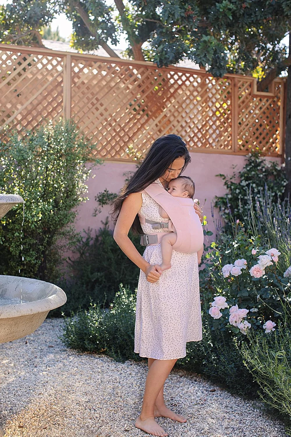 آغوشی نوزاد ارگوبِیبی Embrace، فوق العاده نرم و ارگونومیک با پشتیبانی از سر، صورتی گلگون مناسب برای نوزادان از بدو تولد آغوشی نوزاد ارگوبِیبی Embrace، فوق العاده نرم و ارگونومیک با پشتیبانی از سر، صورتی گلگون مناسب برای نوزادان از بدو تولد