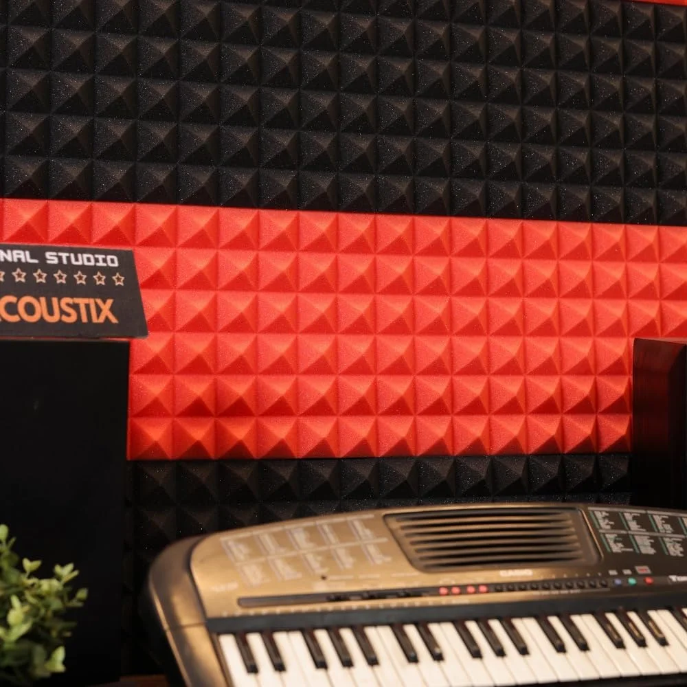 MMT Acoustix®️ 18 عدد فوم آکوستیک عایق صدا طرح هرمی (30 x 30 x 5 سانتی متر) مشکی+قرمز | جاذب و پخش کننده صدای با چگالی بالا MMT Acoustix®️ 18 عدد فوم آکوستیک عایق صدا طرح هرمی (30 x 30 x 5 سانتی متر) مشکی+قرمز | جاذب و پخش کننده صدای با چگالی بالا
