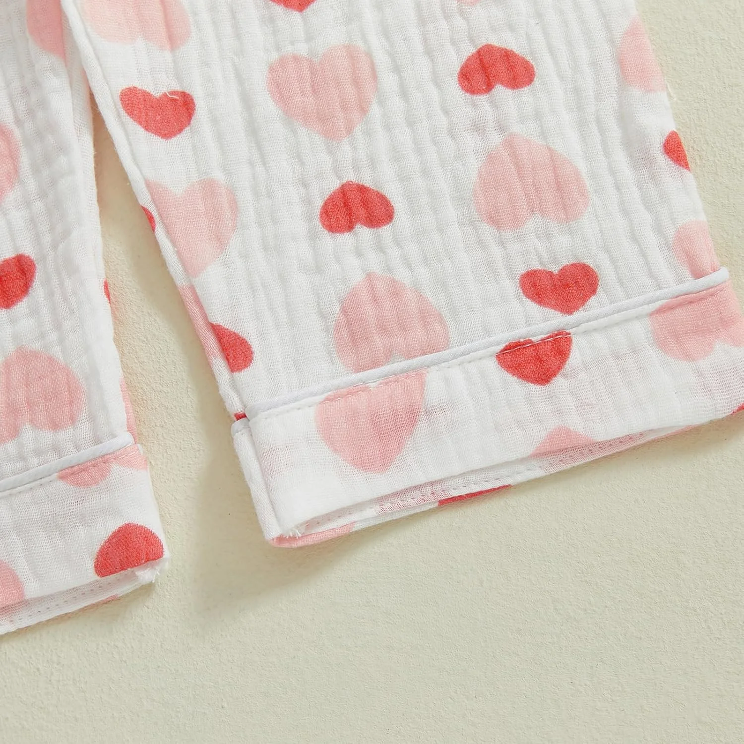 ست لباس ولنتاین دخترانه LYSINK شامل پیژامه 2 تکه با دکمه و پاپیون، مناسب برای کودکان ست لباس ولنتاین دخترانه LYSINK شامل پیژامه 2 تکه با دکمه و پاپیون، مناسب برای کودکان