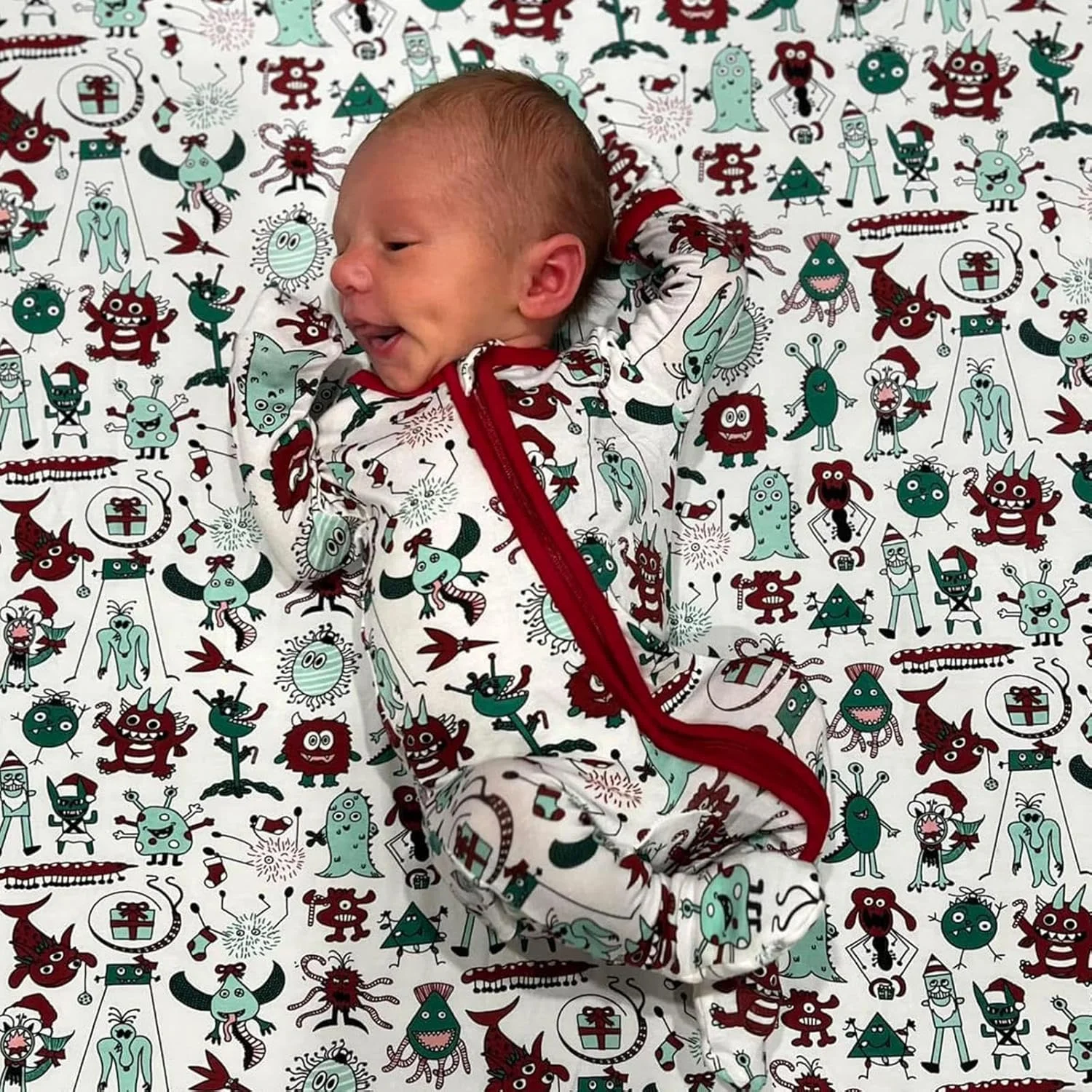 لباس خواب یکسره زیپ دار طرح دار کیکی، جامههای فوق العاده نرم، جشن های زمستانی لباس خواب یکسره زیپ دار طرح دار کیکی، جامههای فوق العاده نرم، جشن های زمستانی