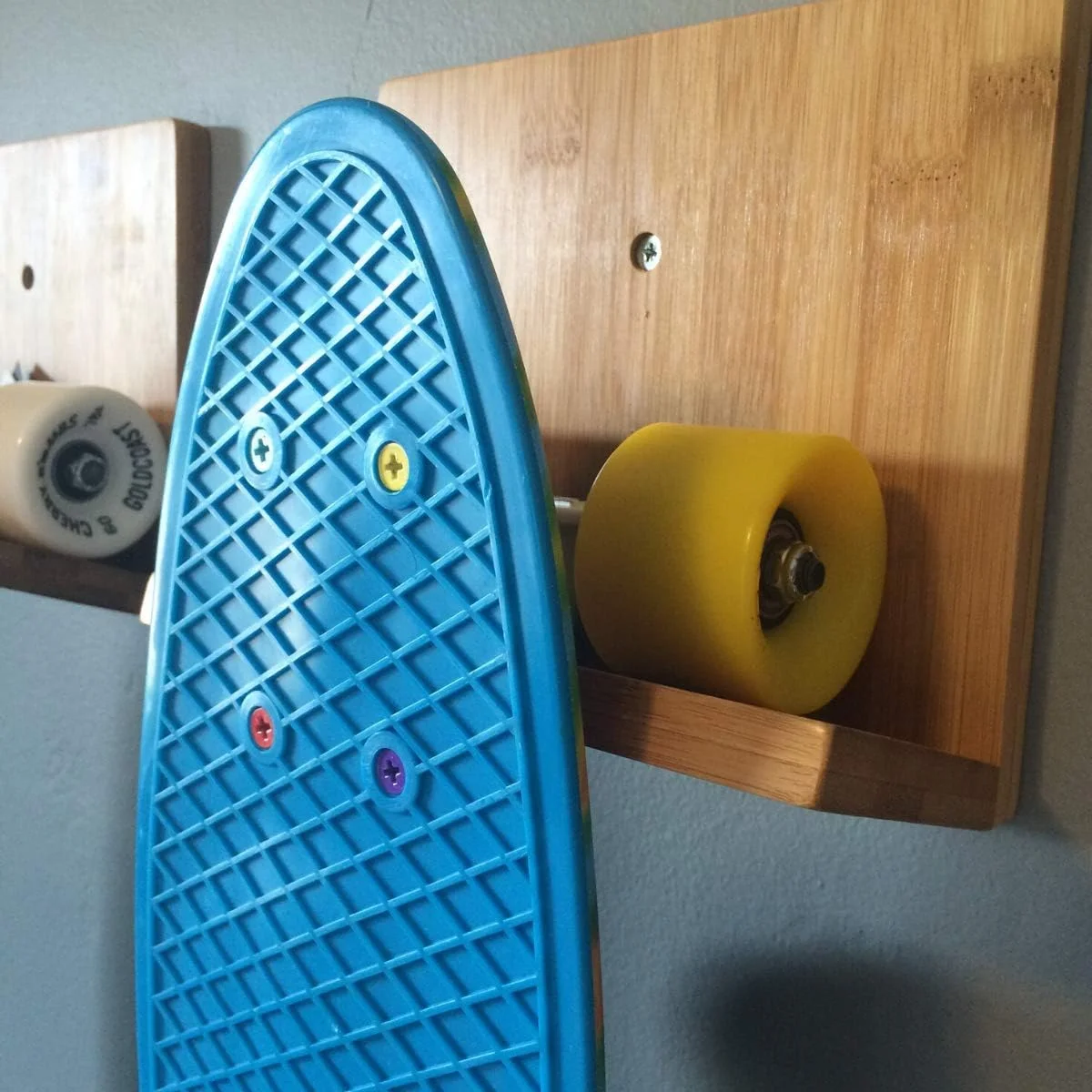 نگهدارنده دیواری اسکیتبورد بامبو COR Surf نگهدارنده دیواری اسکیتبورد بامبو COR Surf