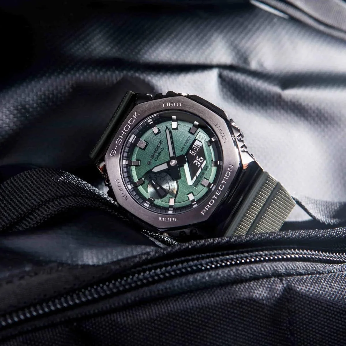 ساعت مچی مردانه کاسیو GM-2100B-3AER G-Shock آنالوگ-دیجیتال کوارتز، مشکی ساعت مچی مردانه کاسیو GM-2100B-3AER G-Shock آنالوگ-دیجیتال کوارتز، مشکی