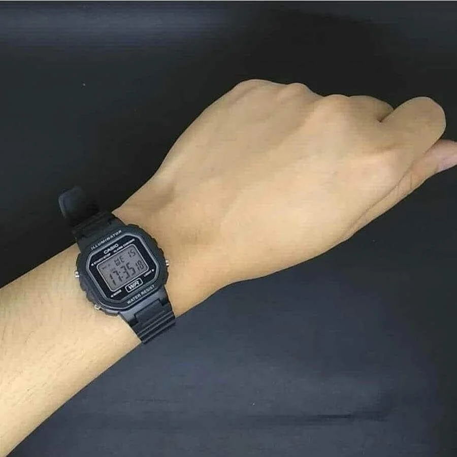 ساعت مچی مردانه کاسیو مدل LA-20WH-1CDF، کوارتز، نمایشگر دیجیتال و بند رزین ساعت مچی مردانه کاسیو مدل LA-20WH-1CDF، کوارتز، نمایشگر دیجیتال و بند رزین