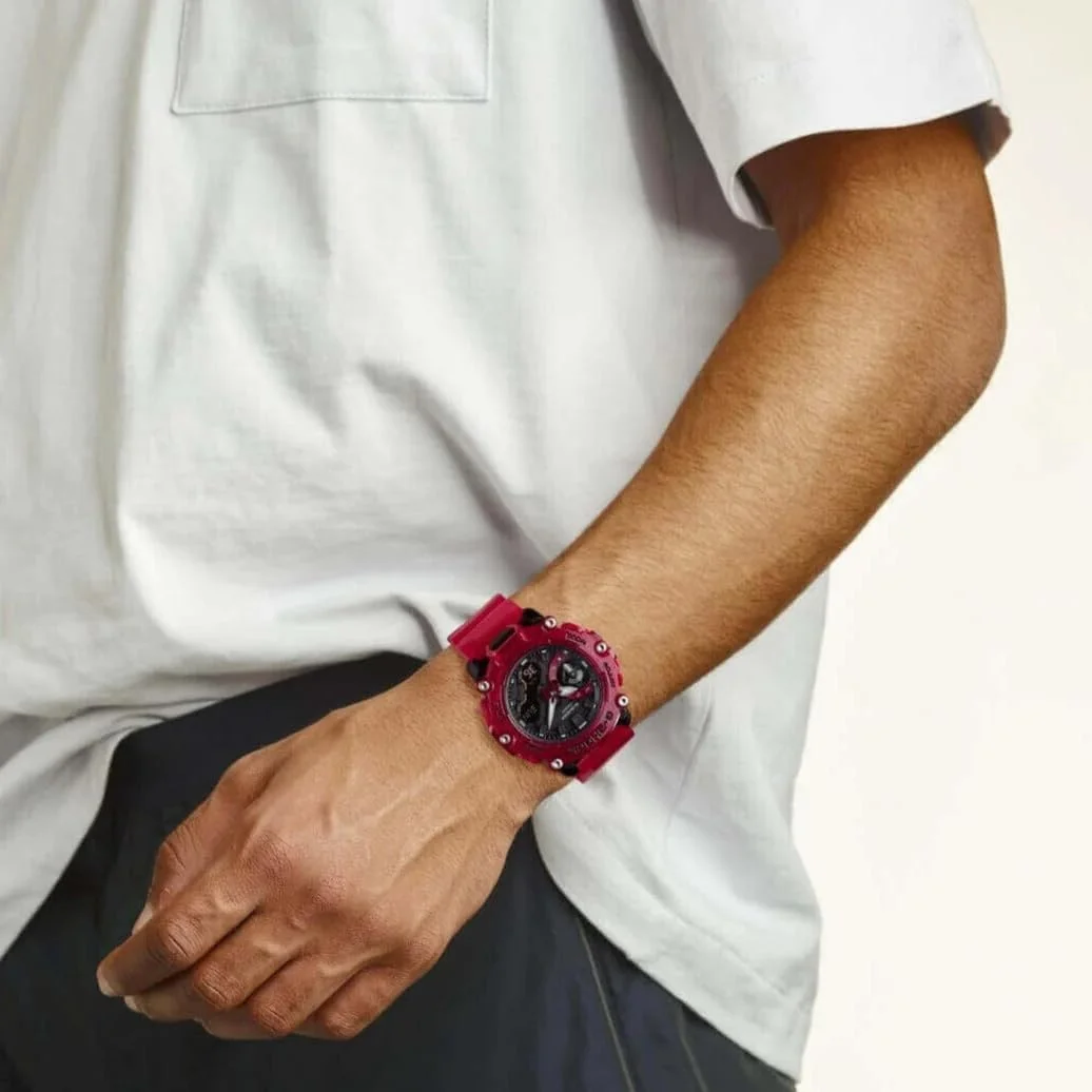 ساعت مچی عقربهای مردانه کاسیو مدل GA-2200SKL-4AER G-Shock با بند رزینی، مشکی/صورتی ساعت مچی عقربهای مردانه کاسیو مدل GA-2200SKL-4AER G-Shock با بند رزینی، مشکی/صورتی