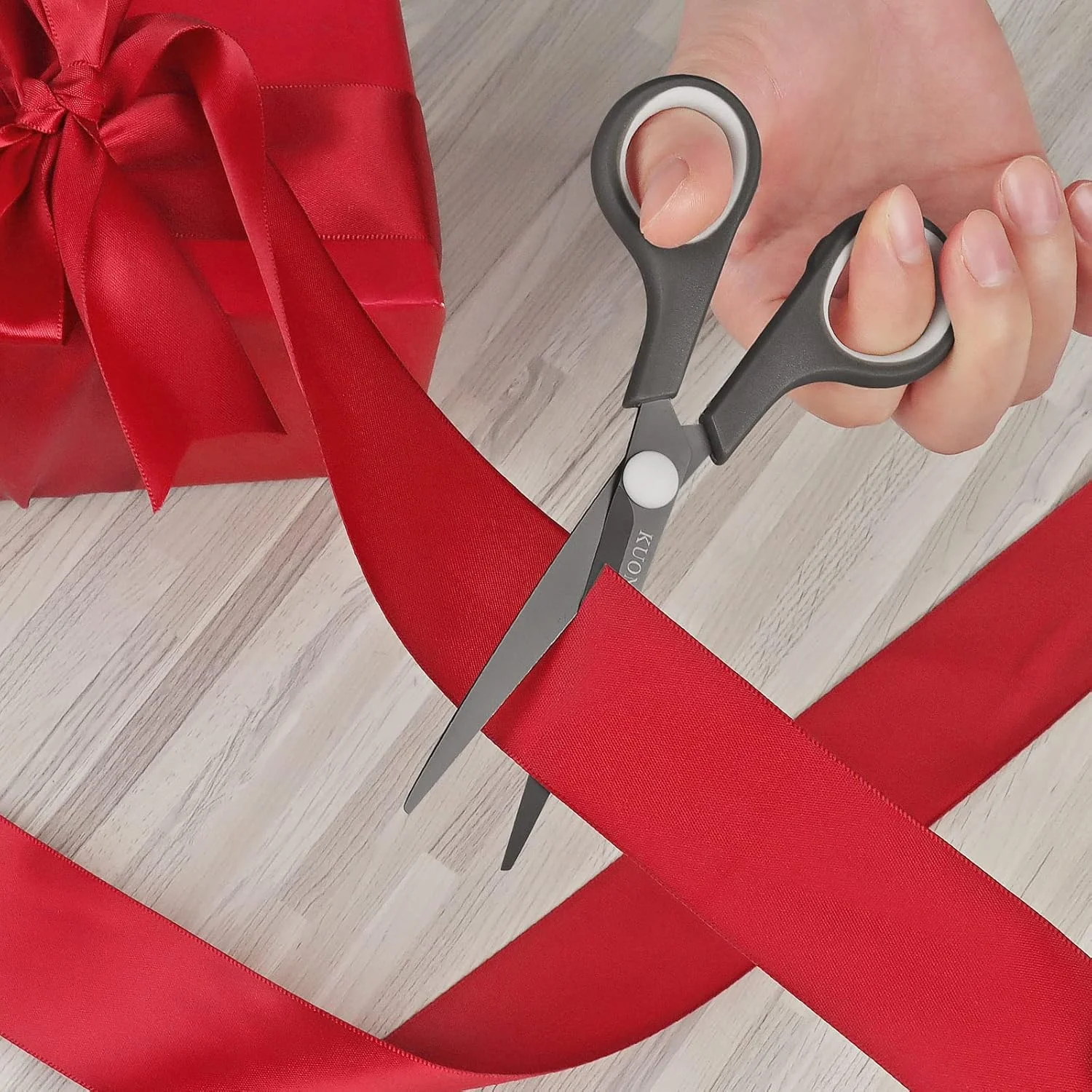 قیچی کوئونیی فوق العاده تیز با روکش تیتانیوم و دسته های نرم و راحت، قیچی چند منظوره 6.0 اینچ قیچی کوئونیی فوق العاده تیز با روکش تیتانیوم و دسته های نرم و راحت، قیچی چند منظوره 6.0 اینچ