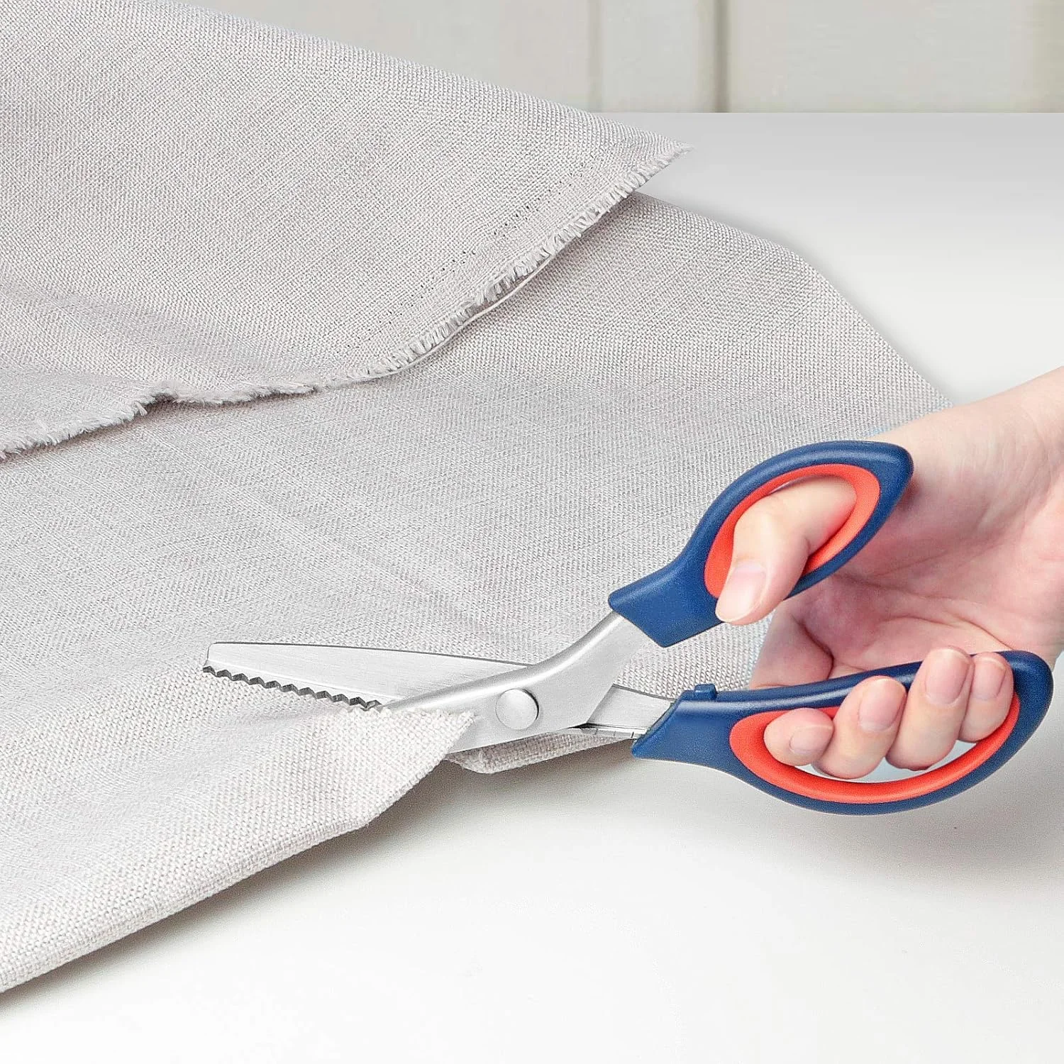 قیچی زیگزاگ KUONIIY، ست قیچی زیگزاگی، قیچی دندانه دار حرفه ای برای برش پارچه، مناسب برای خیاط، شامل قیچی زیگزاگ 9.4 اینچی، نخ چین 4.1 اینچی، آبی تیره قرمز قیچی زیگزاگ KUONIIY، ست قیچی زیگزاگی، قیچی دندانه دار حرفه ای برای برش پارچه، مناسب برای خیاط، شامل قیچی زیگزاگ 9.4 اینچی، نخ چین 4.1 اینچی، آبی تیره قرمز