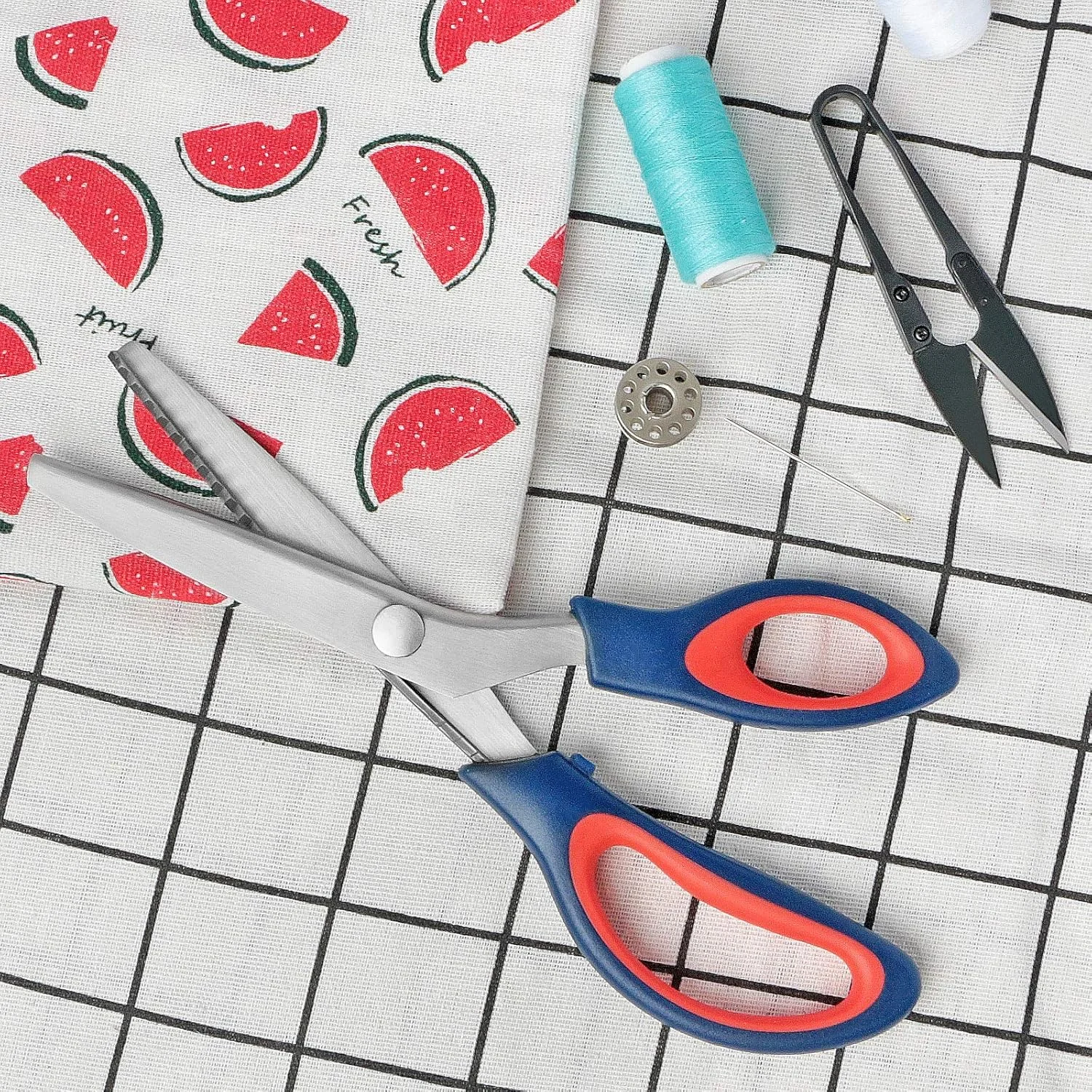 قیچی زیگزاگ KUONIIY، ست قیچی زیگزاگی، قیچی دندانه دار حرفه ای برای برش پارچه، مناسب برای خیاط، شامل قیچی زیگزاگ 9.4 اینچی، نخ چین 4.1 اینچی، آبی تیره قرمز قیچی زیگزاگ KUONIIY، ست قیچی زیگزاگی، قیچی دندانه دار حرفه ای برای برش پارچه، مناسب برای خیاط، شامل قیچی زیگزاگ 9.4 اینچی، نخ چین 4.1 اینچی، آبی تیره قرمز