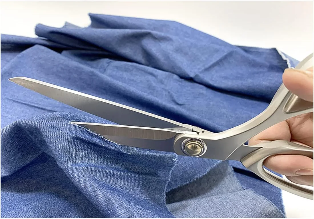 قیچی خیاطی JYC CREATIVE، قیچی حرفه ای خیاطی، قیچی صنایع دستی، قیچی در اندازه های مختلف، قیچی استیل ضد زنگ، برش پارچه، لوازم التحریر (26 سانتی متر، نقره ای) قیچی خیاطی JYC CREATIVE، قیچی حرفه ای خیاطی، قیچی صنایع دستی، قیچی در اندازه های مختلف، قیچی استیل ضد زنگ، برش پارچه، لوازم التحریر (26 سانتی متر، نقره ای)